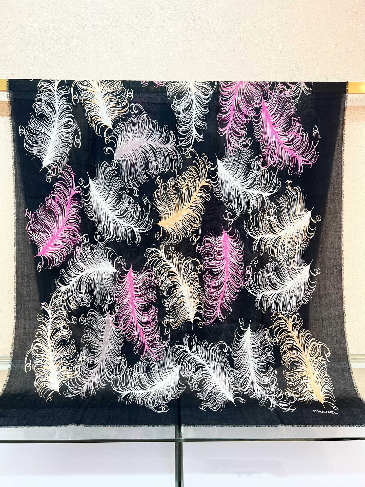 上新🌈 原版品质～～ 香奶奶专柜款～就是告诉大家这款必须收～🆕❤️ 新款长羊绒😍专柜同步🌈✨这个size