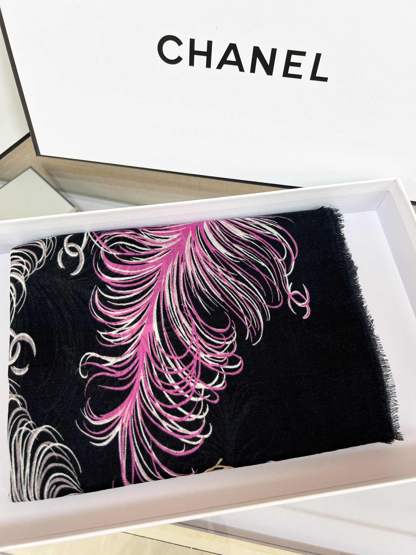 上新🌈 原版品质～～ 香奶奶专柜款～就是告诉大家这款必须收～🆕❤️ 新款长羊绒😍专柜同步🌈✨这个size