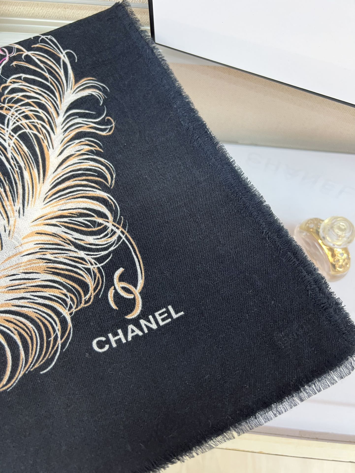 上新🌈 原版品质～～ 香奶奶专柜款～就是告诉大家这款必须收～🆕❤️ 新款长羊绒😍专柜同步🌈✨这个size