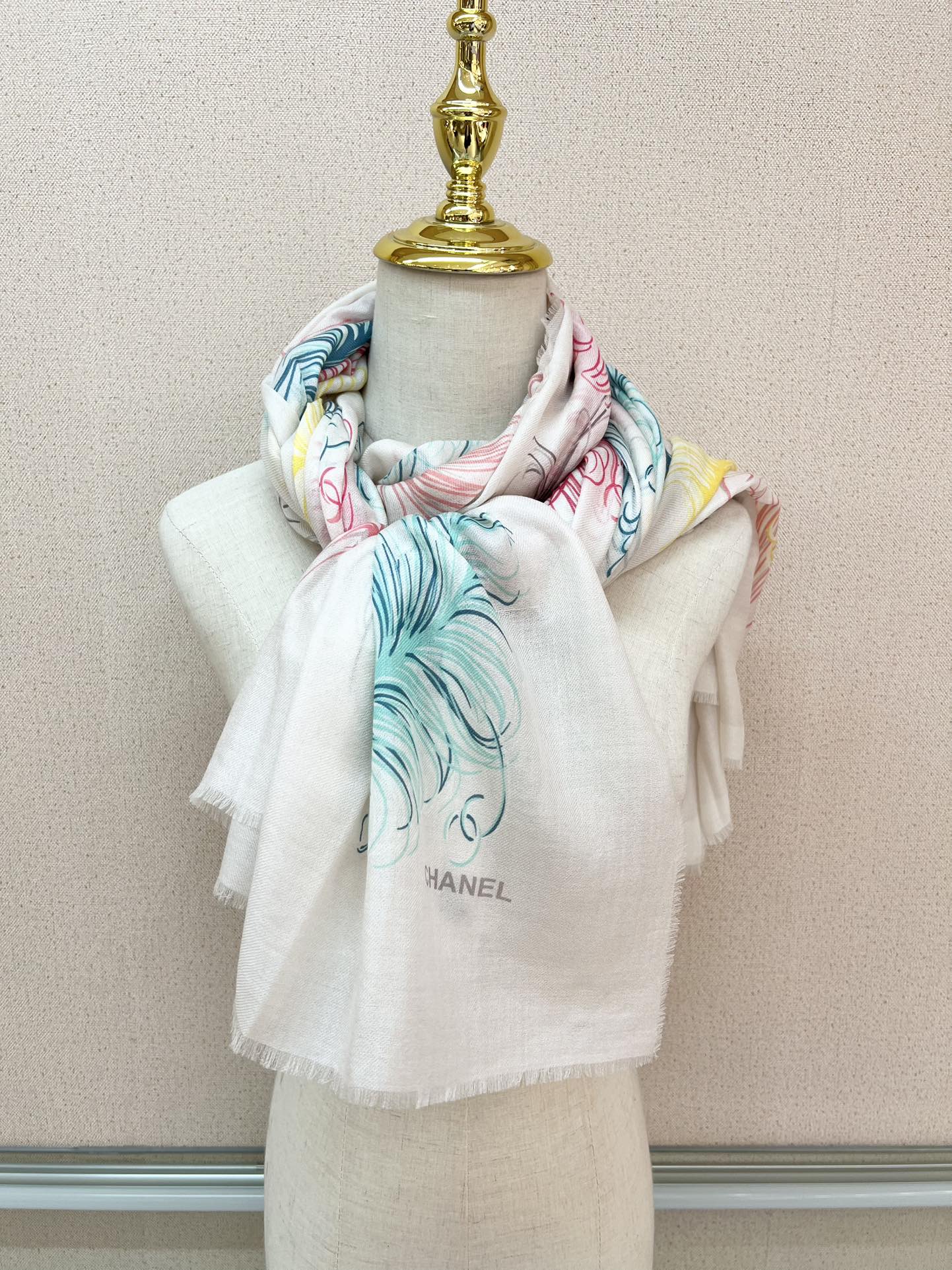 上新🌈 原版品质～～ 香奶奶专柜款～就是告诉大家这款必须收～🆕❤️ 新款长羊绒😍专柜同步🌈✨这个size