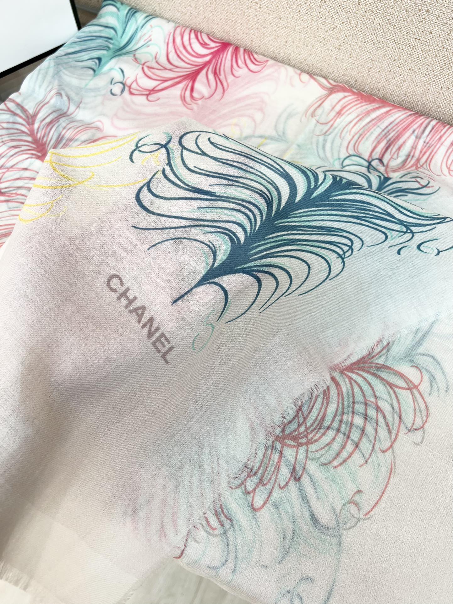 上新🌈 原版品质～～ 香奶奶专柜款～就是告诉大家这款必须收～🆕❤️ 新款长羊绒😍专柜同步🌈✨这个size