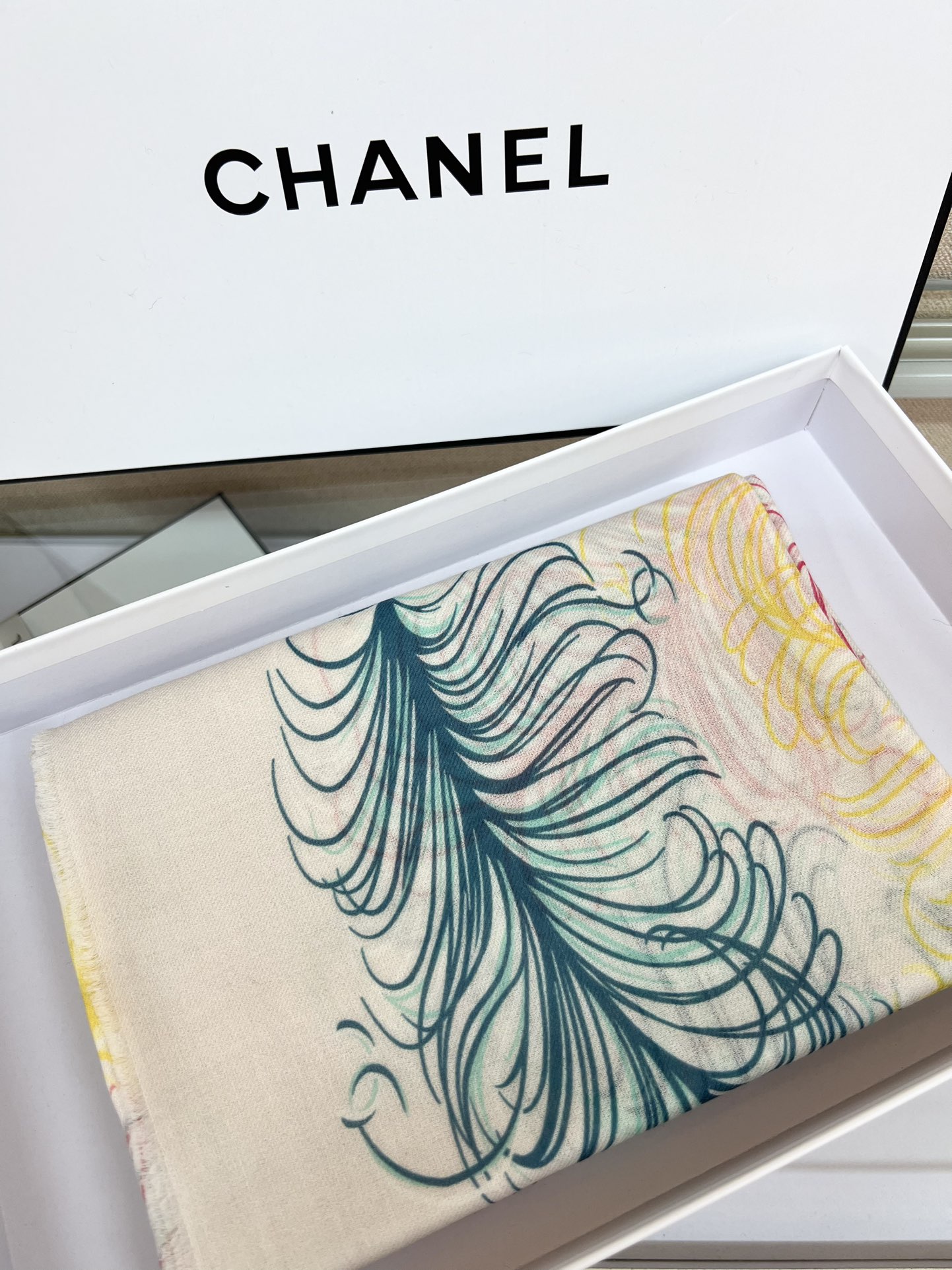 上新🌈 原版品质～～ 香奶奶专柜款～就是告诉大家这款必须收～🆕❤️ 新款长羊绒😍专柜同步🌈✨这个size