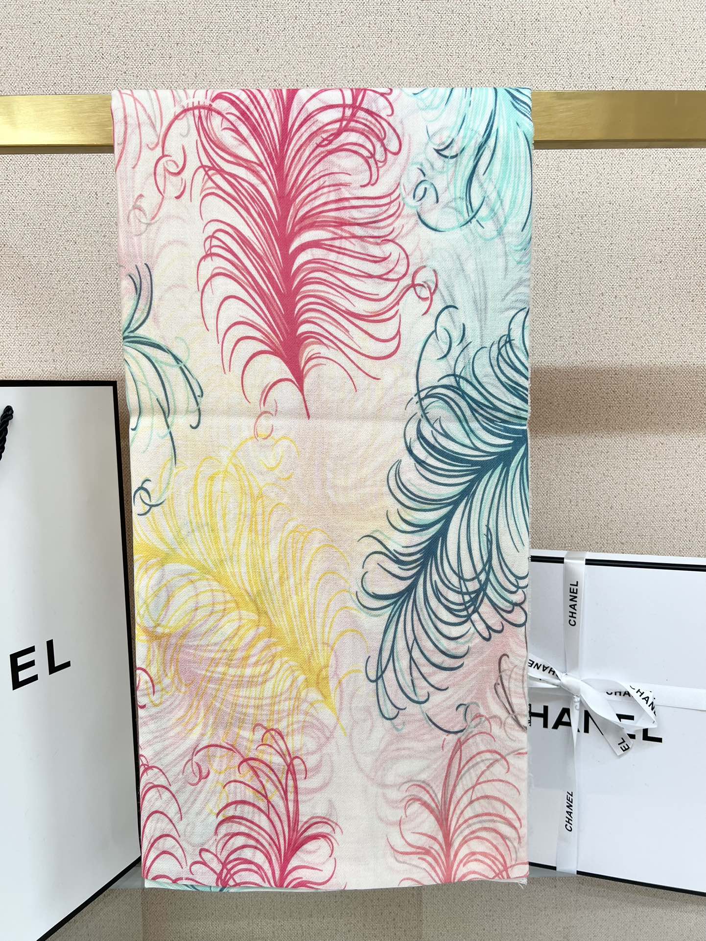 上新🌈 原版品质～～ 香奶奶专柜款～就是告诉大家这款必须收～🆕❤️ 新款长羊绒😍专柜同步🌈✨这个size