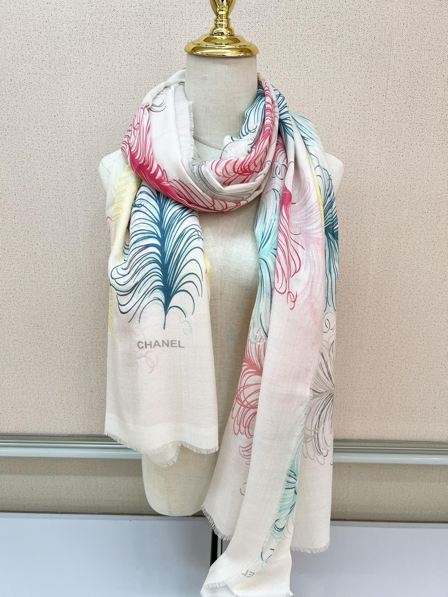 上新🌈 原版品质～～ 香奶奶专柜款～就是告诉大家这款必须收～🆕❤️ 新款长羊绒😍专柜同步🌈✨这个size