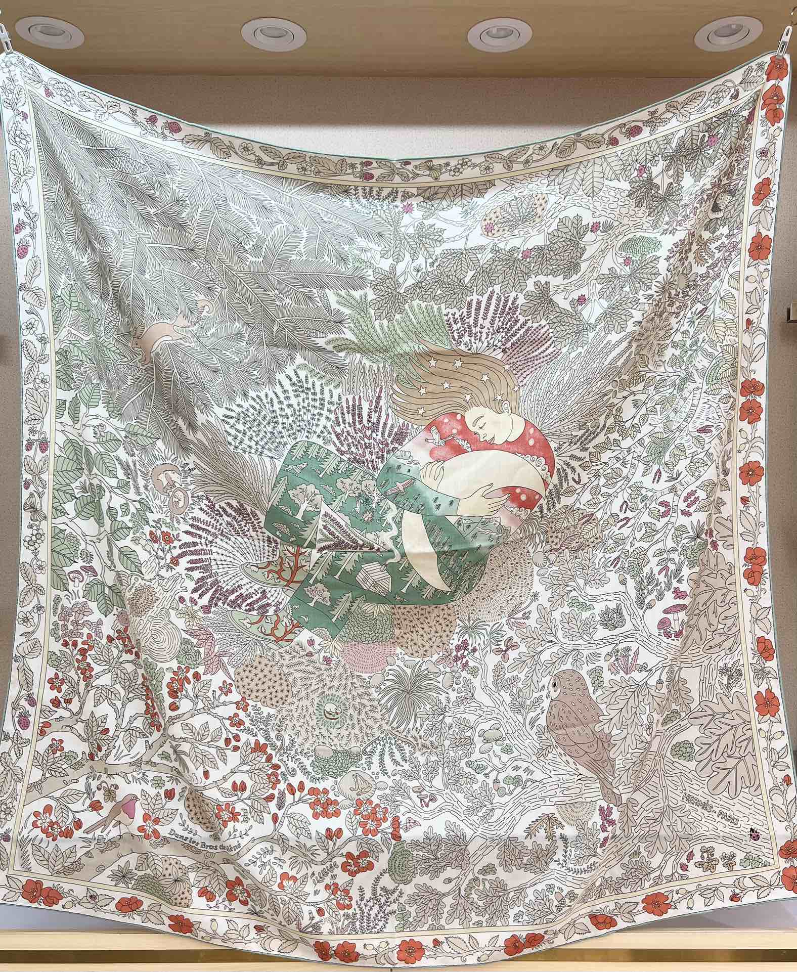 由设计师索菲亚·安德莱奥蒂(SoPhia Andreotti)和爱德华·巴里布德(EdouardBari