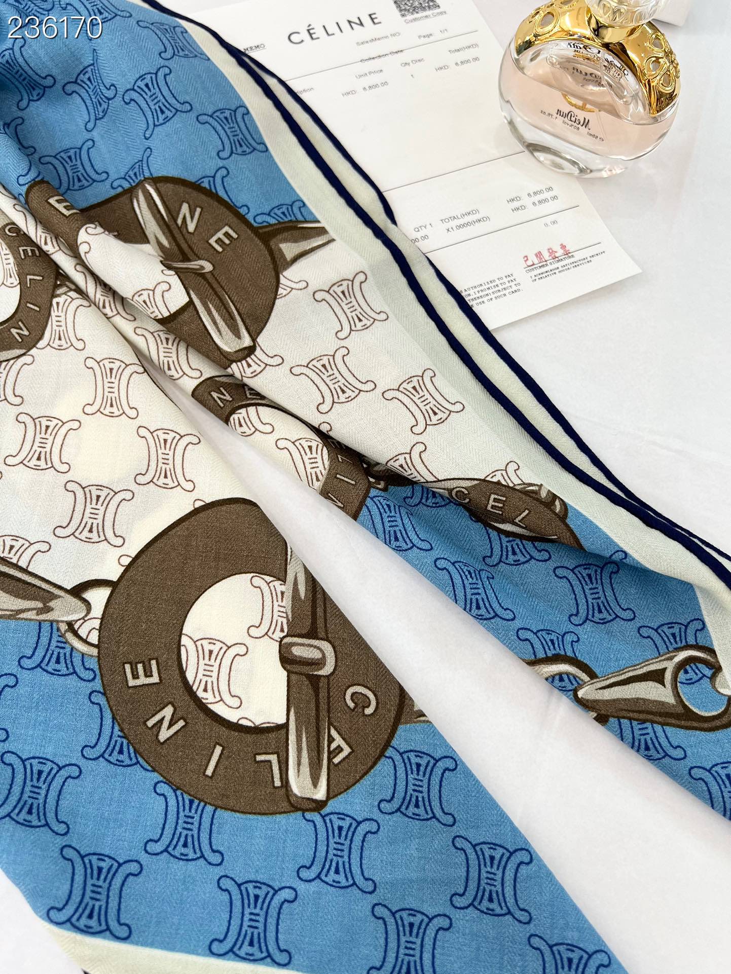 140顶级丝绒双面，手工卷边丝绒双面方巾（30%真丝70%羊绒）丝绒双面印花方巾！ 尺寸：140*140