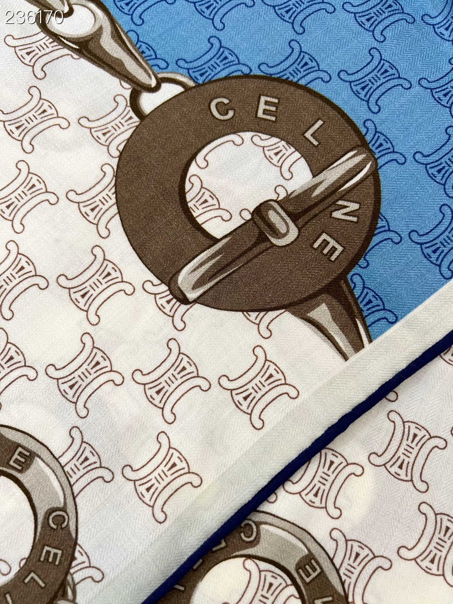 140顶级丝绒双面，手工卷边丝绒双面方巾（30%真丝70%羊绒）丝绒双面印花方巾！ 尺寸：140*140