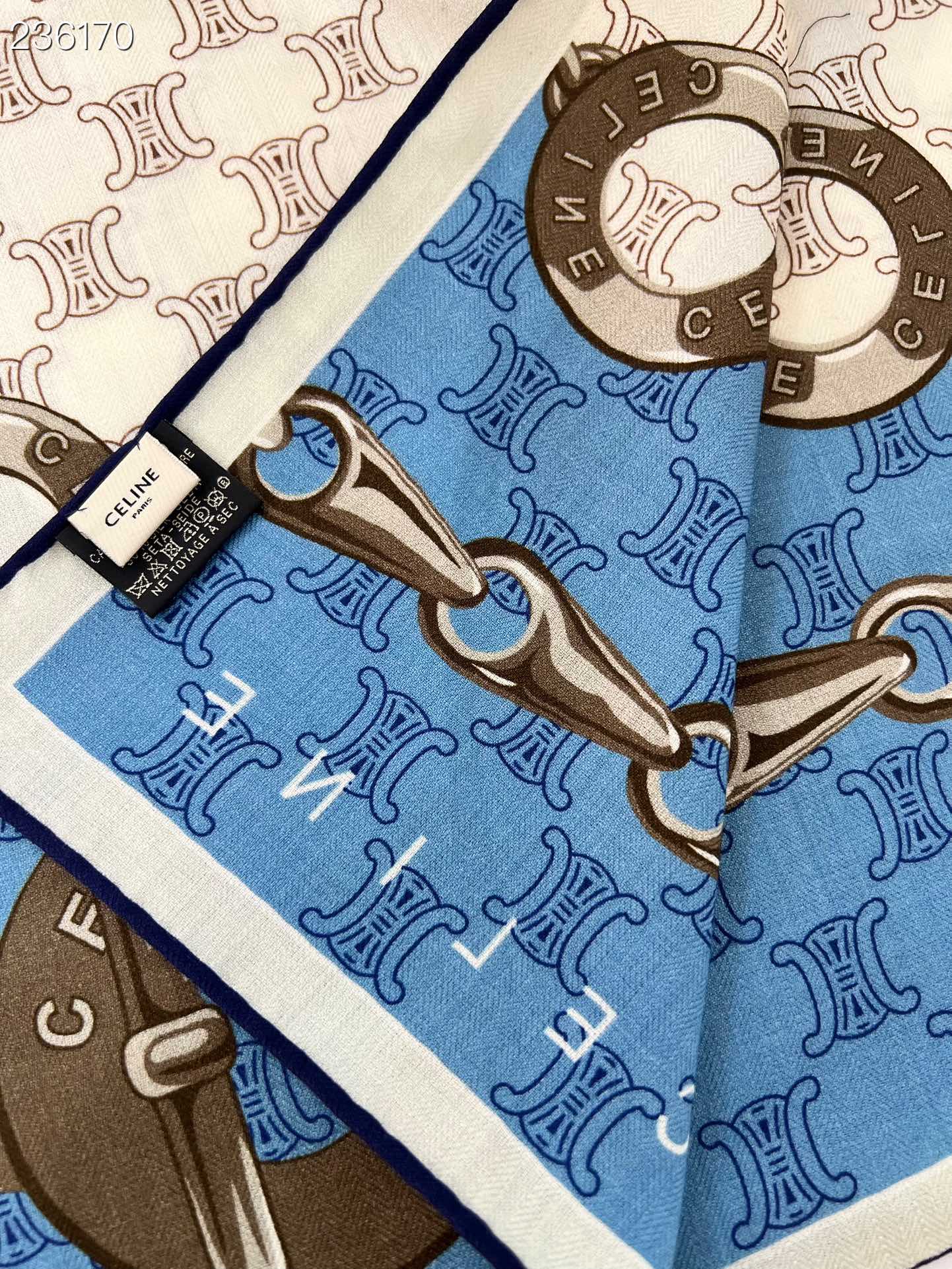 140顶级丝绒双面，手工卷边丝绒双面方巾（30%真丝70%羊绒）丝绒双面印花方巾！ 尺寸：140*140