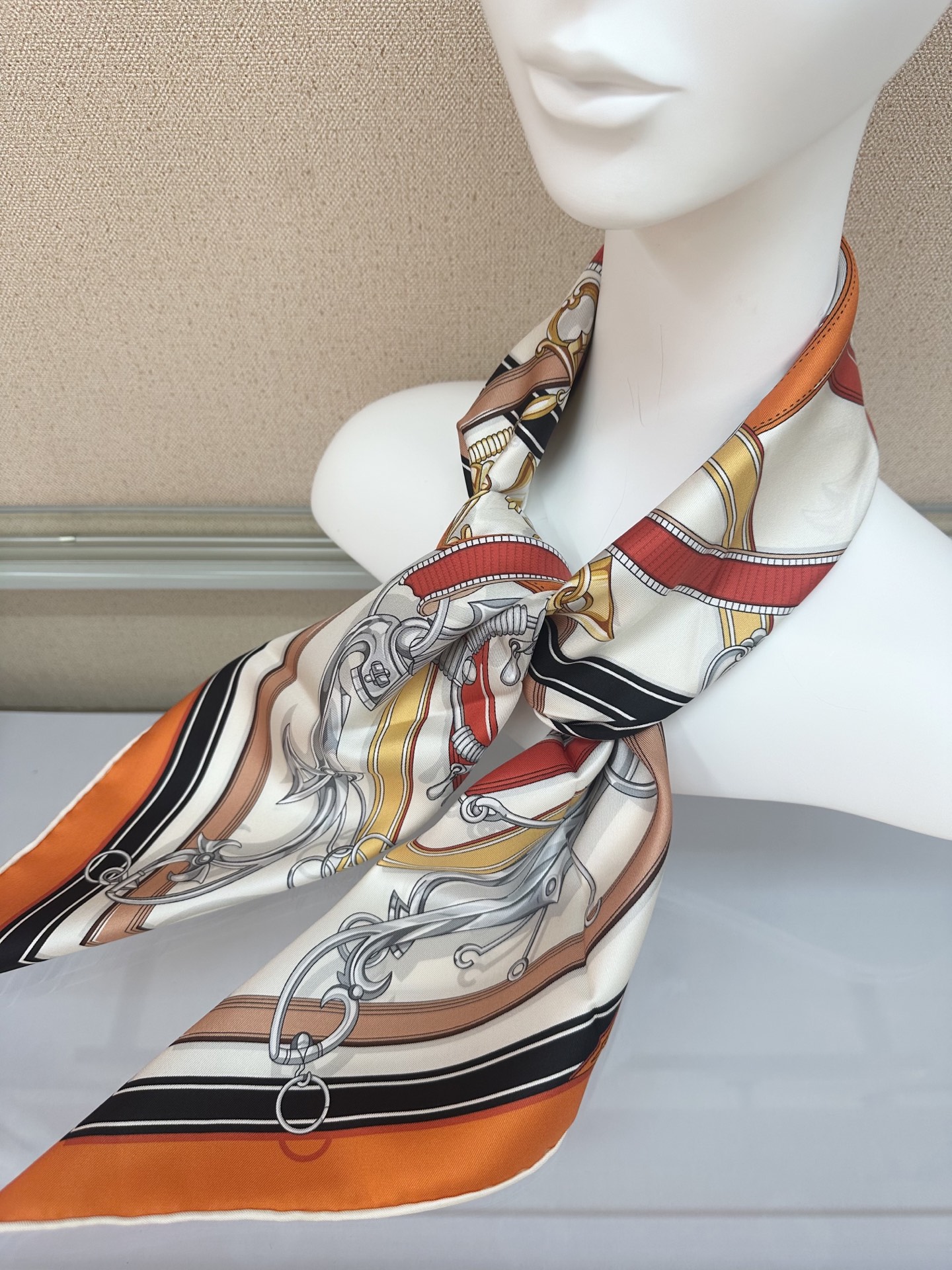 𝐇𝐞𝐫𝐦𝐞𝐬 • 𝟐𝟔ꫛꫀꪝ《传奇缰辔》Size：90x90cm 100%斜纹真丝 18mm原单面料垂坠