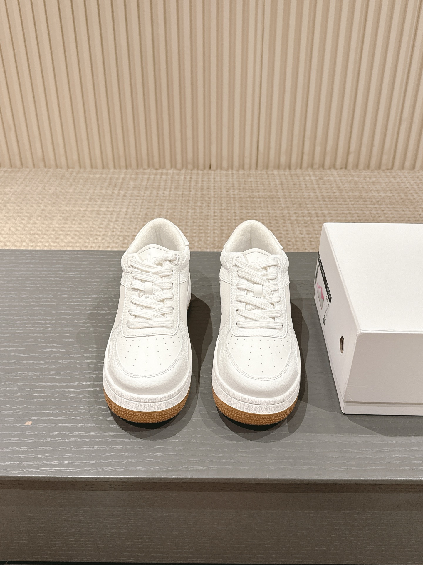 NO:627521,, Alo Yoga niche trendy brand 25vs spring and summer new series... [Thick-soled color-blocked casual shoes] The original version is better in comfort and wrapping. It is full of personality and is easy to match with various styles of clothes... The fabric is original custom cowhide, the lining is original custom mesh, the feet are original custom sheepskin outsole, the original custom two-color rubber outsole, the sole is 5CM thick  Size 35-39 (customized size 40 is non-refundable), casual shoes/sports shoes, sneakers, cowhide, sheepskin19860909, Alo Yoga小众潮牌25vs春夏新款系列……【厚底拼色休闲鞋】 原版一比一打造舒适度、包裹性都比较好.个性十足,很好驾驭各种风格衣服搭配… 面料原版定制牛皮 内里原版定制网布 垫脚原版定制羊皮 大底原版定制双色橡胶大底 底厚5CM 码数35-39（40码定制不退换）,休闲鞋/运动鞋,sneakers,cowhide,sheepskin,Women's Shoes