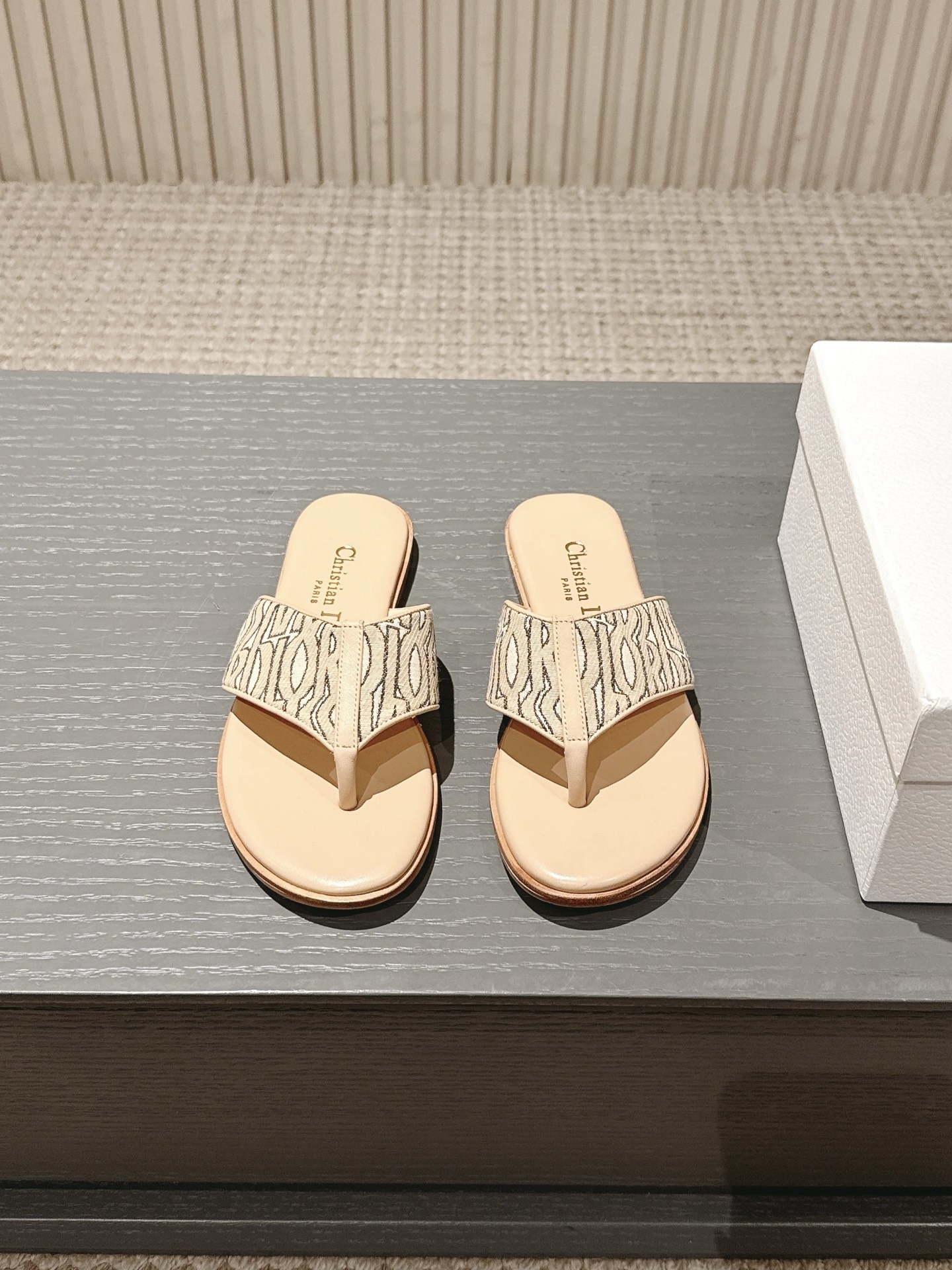 Dior ADiorble Thong Sandals - Flat Mules with CD Logo,Spring/Summer 2025 4 i1746227368365 745 0 0