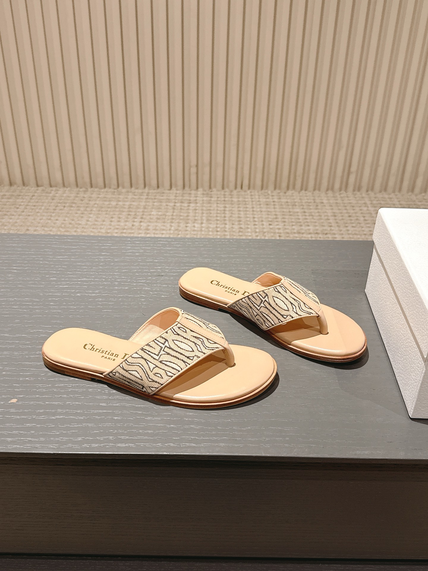 Dior ADiorble Thong Sandals - Flat Mules with CD Logo,Spring/Summer 2025 3 i1746227373736 2133 0 2