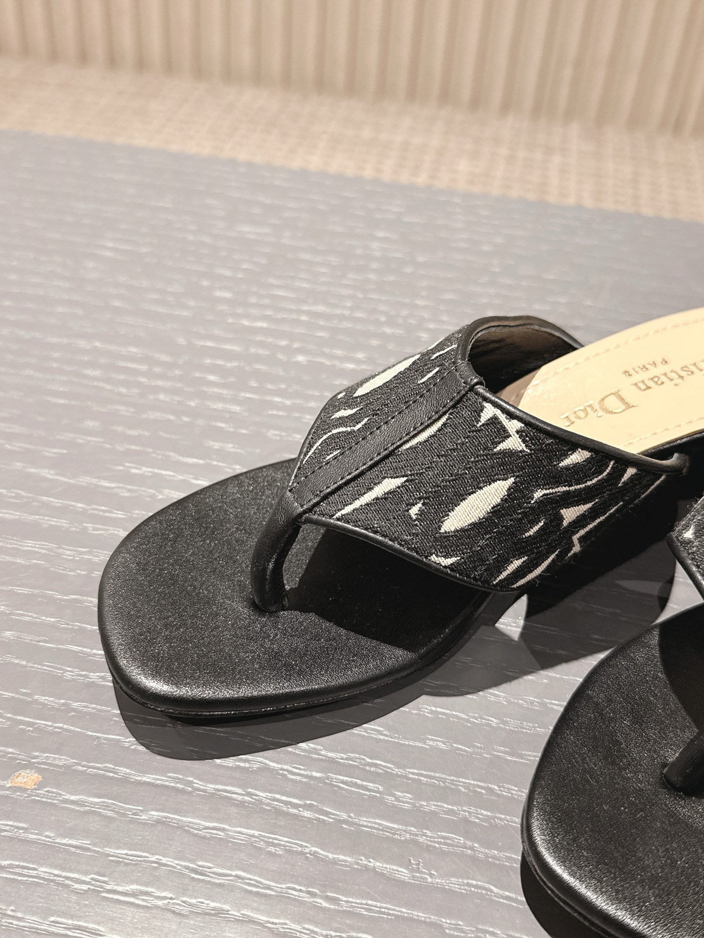 Dior Adiorable Thong Sandals with Chunky Heel - Women's Designer Slides 8 i1746227395573 2763 0 6