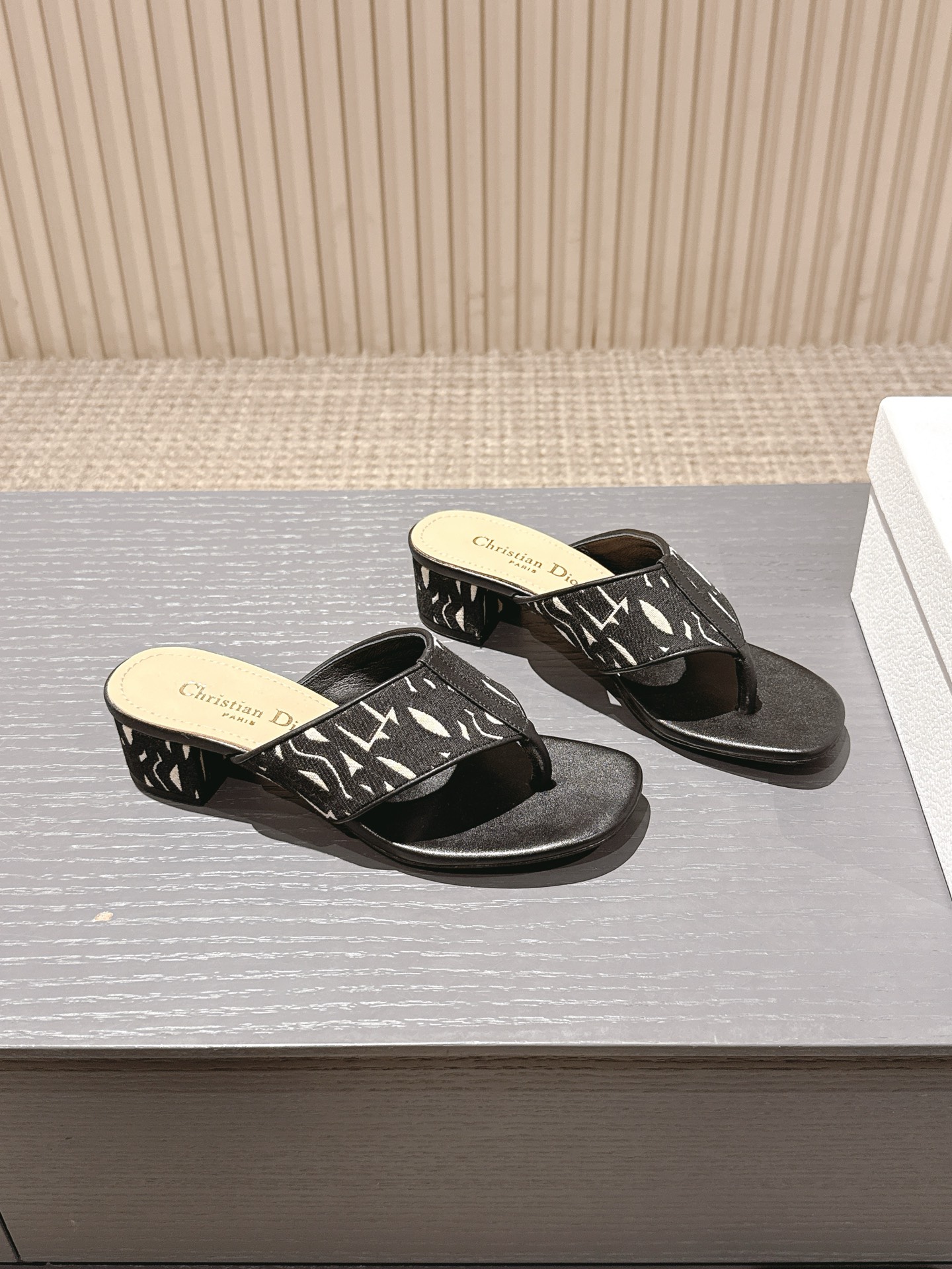 Dior Adiorable Thong Sandals with Chunky Heel - Women's Designer Slides 5 i1746227395588 3546 0 2