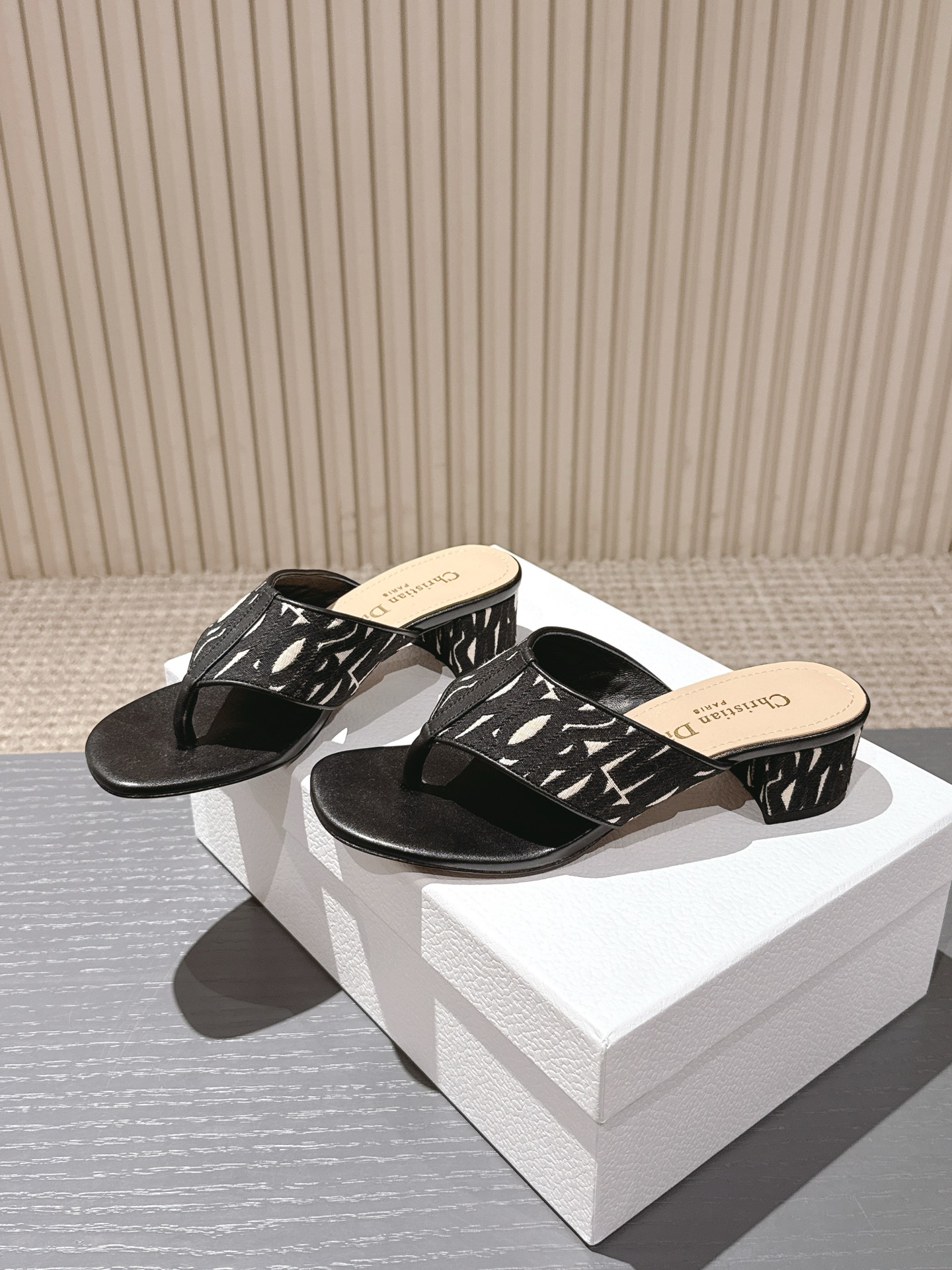 Dior Adiorable Thong Sandals with Chunky Heel - Women's Designer Slides 2 i1746227440162 6274 0 4