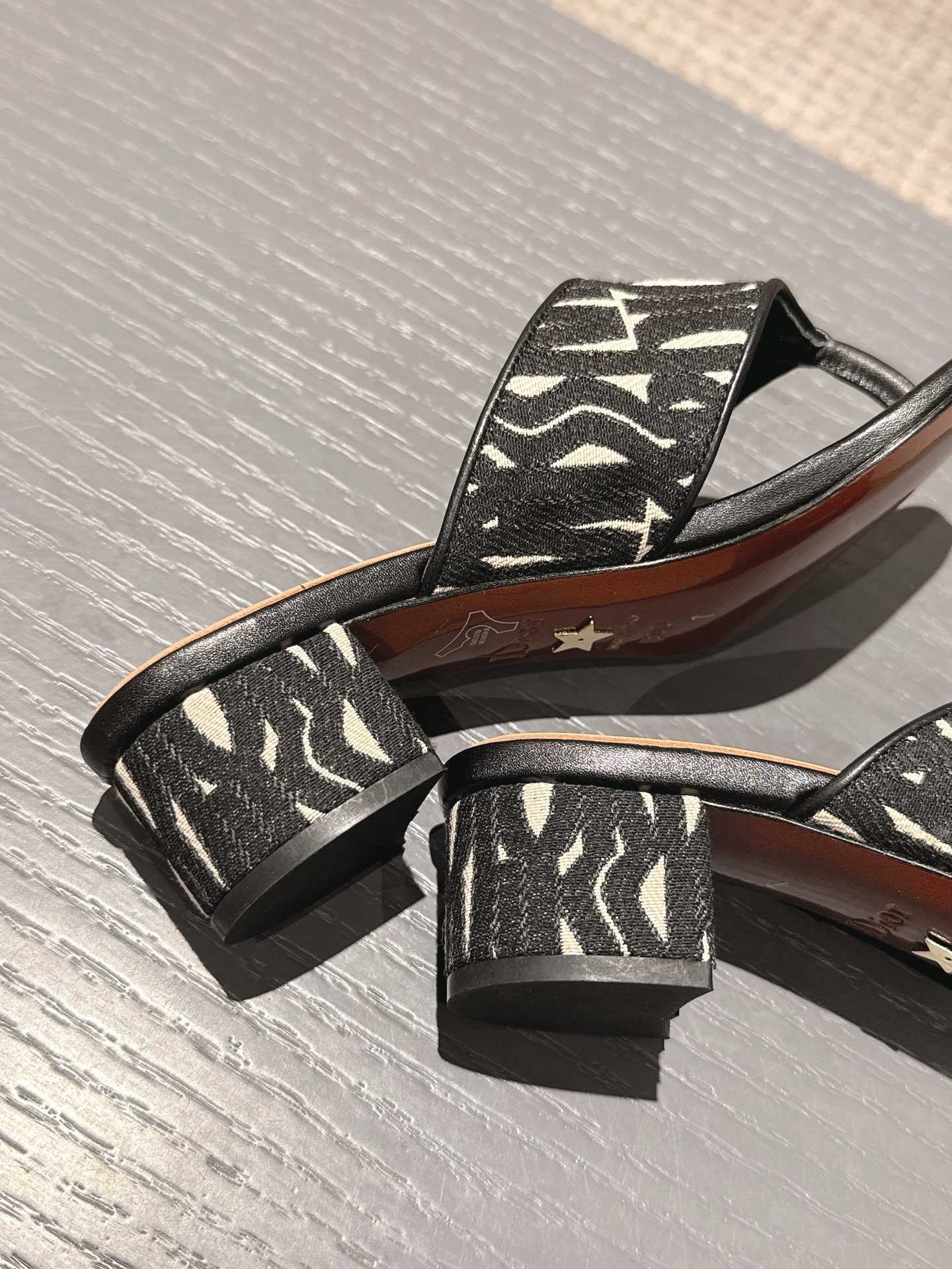 Dior Adiorable Thong Sandals with Chunky Heel - Women's Designer Slides 9 i1746227440898 5643 0 7