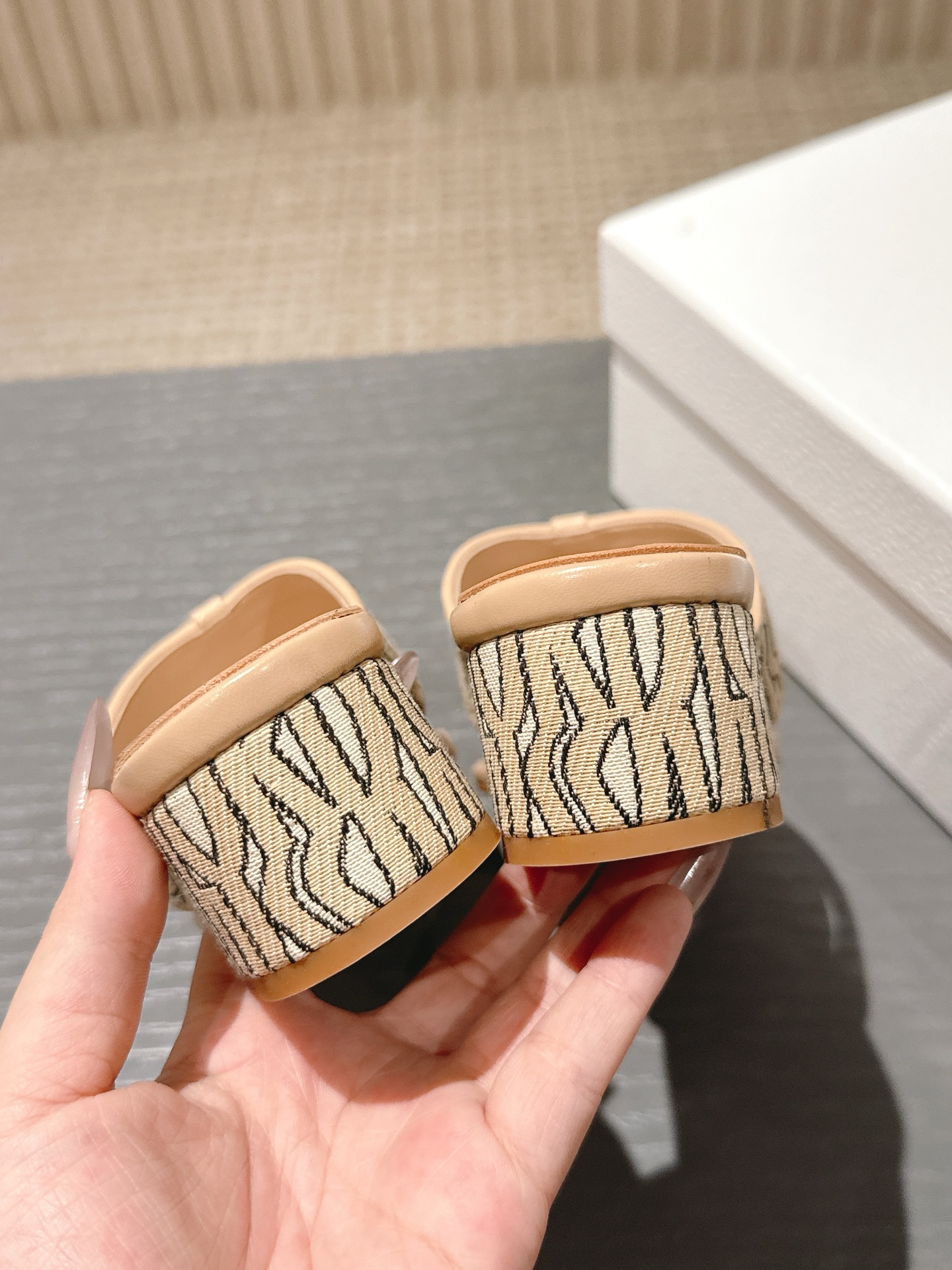 Dior Adiorable Thong Sandals - Spring/Summer 2025 Runway Collection 10 i1746227464751 1540 0 8