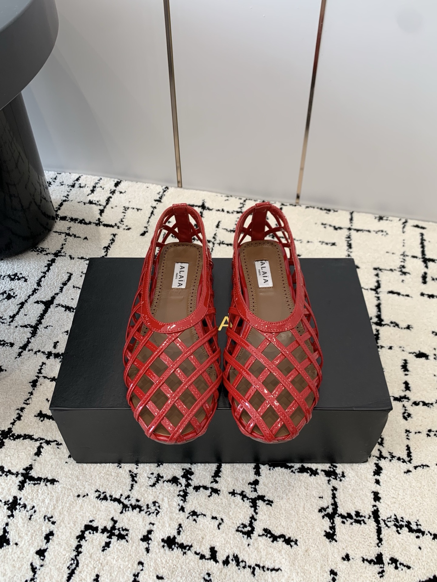 NO:415670,, draw terms!  Alaia catwalk flat ballet flat shoes!  Sweet and cool ballet style, a ballet shoes with super popular popularity, romantic, charming, comfortable and versatile. Original custom fabric, custom-made cowhide, sheepskin, outsole private mold rubber non-slip sole, size 35-41 (40.41.42. Customized, no return or replacement), ballet shoes, alaia, cowhide, sheepskin19860909,抽条款！ Alaia 走秀款平底芭蕾舞平底单鞋！ 甜酷芭蕾风,人气超高的一款芭蕾舞鞋,浪漫又迷人舒适百搭. 面料原版定制牛皮 内里定制羊皮 大底私模橡胶防滑大底 码数35-41（40.41.42.定制不退不换）,芭蕾舞鞋,alaia,cowhide,sheepskin,Women's Shoes