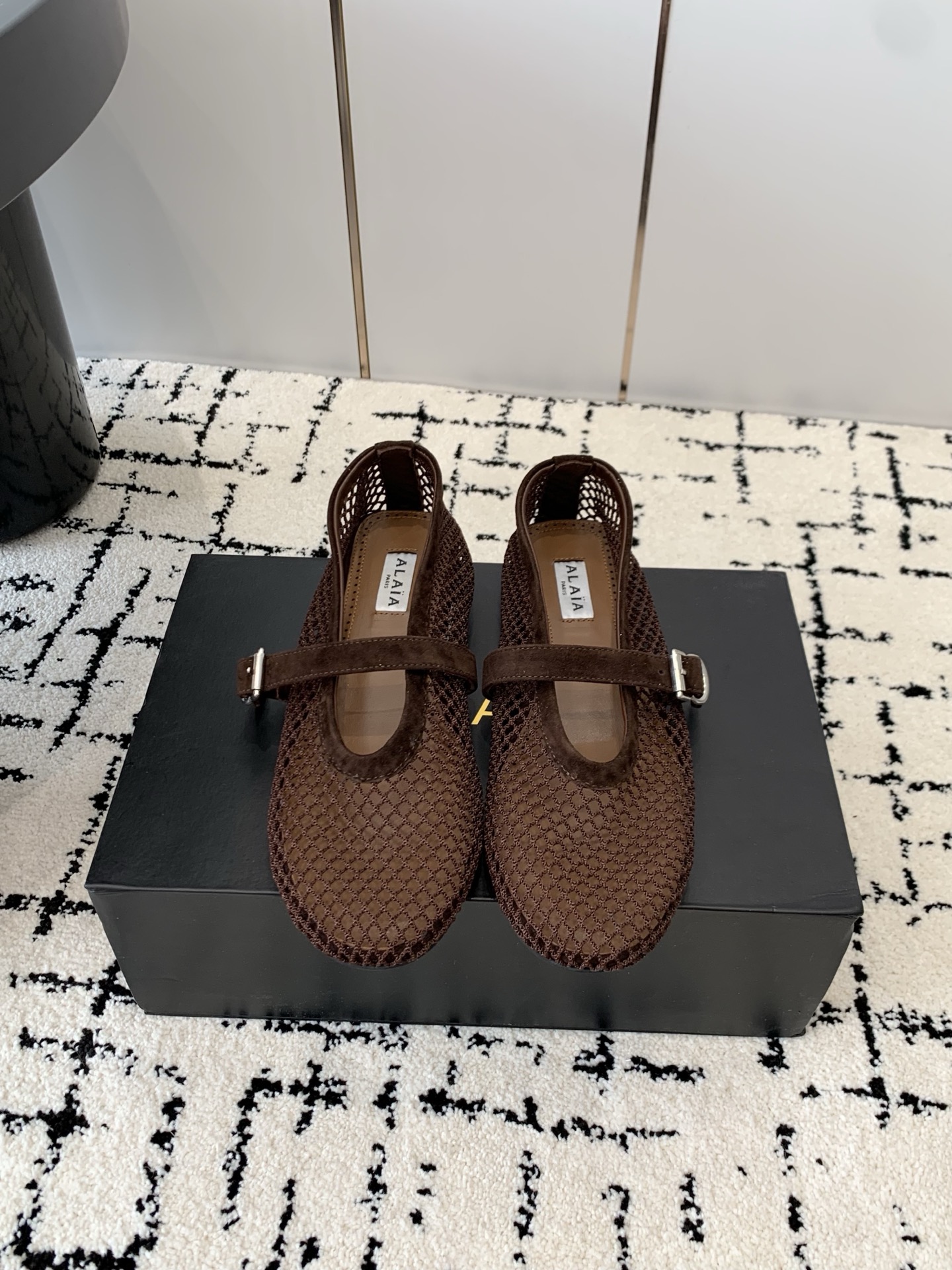 NO:415676,, Yangjing mesh style!  Alaia catwalk flat ballet flat shoes!  Sweet and cool ballet style, a ballet shoes with super popular, romantic, charming, comfortable and versatile. Original custom fabric, custom-made cowhide, sheepskin, inner lining, private sole, rubber non-slip sole, size 35-41 (40.41.42. Customized, no return or replacement), ballet shoes, alaia, cowhide, sheepskin, sheep19860909,羊京网纱款！ Alaia 走秀款平底芭蕾舞平底单鞋！ 甜酷芭蕾风,人气超高的一款芭蕾舞鞋,浪漫又迷人舒适百搭. 面料原版定制牛皮 内里定制羊皮内里 大底私模橡胶防滑大底 码数35-41（40.41.42.定制不退不换）,芭蕾舞鞋,alaia,cowhide,sheepskin,sheep,Women's Shoes