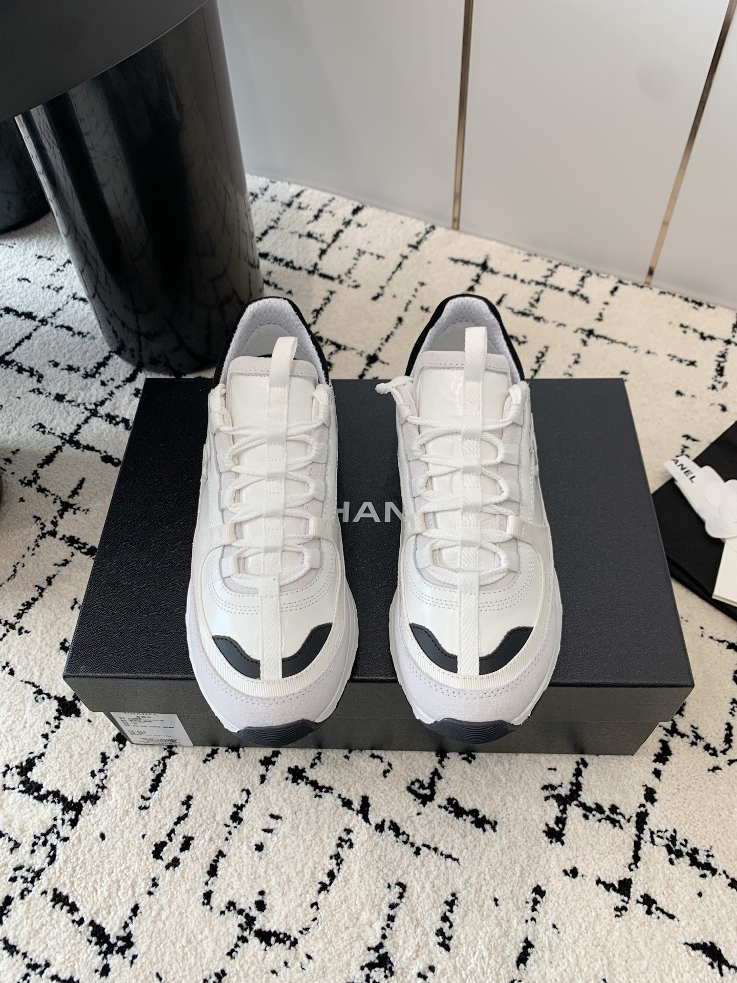 NO:627552,, CHANEL Chanel 25A latest thick-soled casual sports shoes. The counters are synchronized. The counters are very popular. It is a shoe that is very difficult to buy. The most popular thick-soled casual shoes on the Internet. As you can imagine, the small fragrance control cannot miss it. It has both good looks and comfort. Simple and versatile. The thick sole increases the height and is super versatile. Whoever wears it with your eyes closed will look good. The upper is stitched with cowhide. The inner breathable mesh lining is the original TPU outsole.  Size: 35-40, casual shoes/sports shoes, chanel, chanel, sneakers, cowhide19860909,CHANEL香奈儿25A最新款厚底休闲运动鞋 专柜同步 专柜非常火爆 非常难买的一款鞋 全网最火的厚底休闲鞋 可想而知小香控不可错过的 颜值与舒适并存的 简约百搭 厚底增高超级百搭,闭眼入谁穿谁好看 鞋面牛皮拼接 内里透气网布里 大底TPU原版大底 码数:35-40,休闲鞋/运动鞋,chanel,chanel,sneakers,cowhide,Women's Shoes