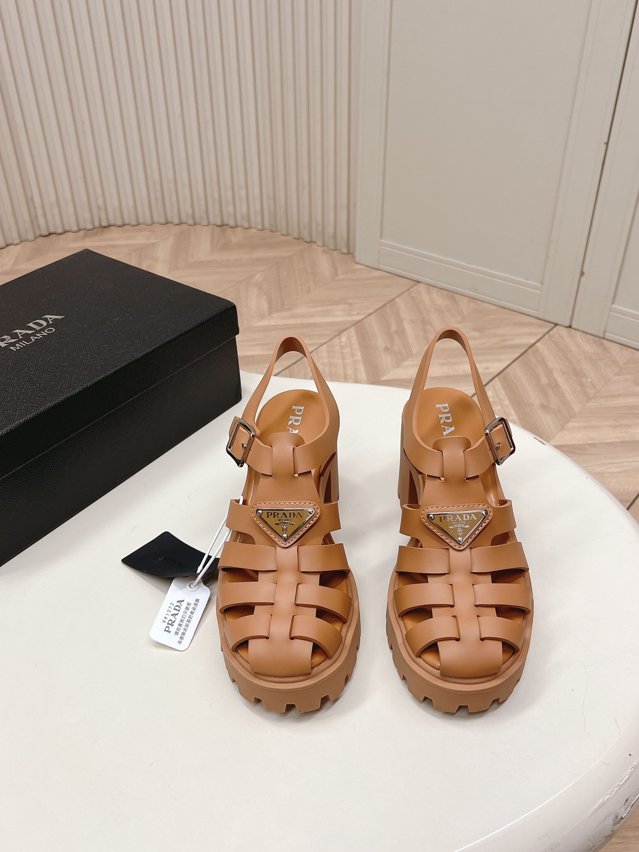 Prada Style Leather Women's Shoes style reference detail image 1 from source 784835