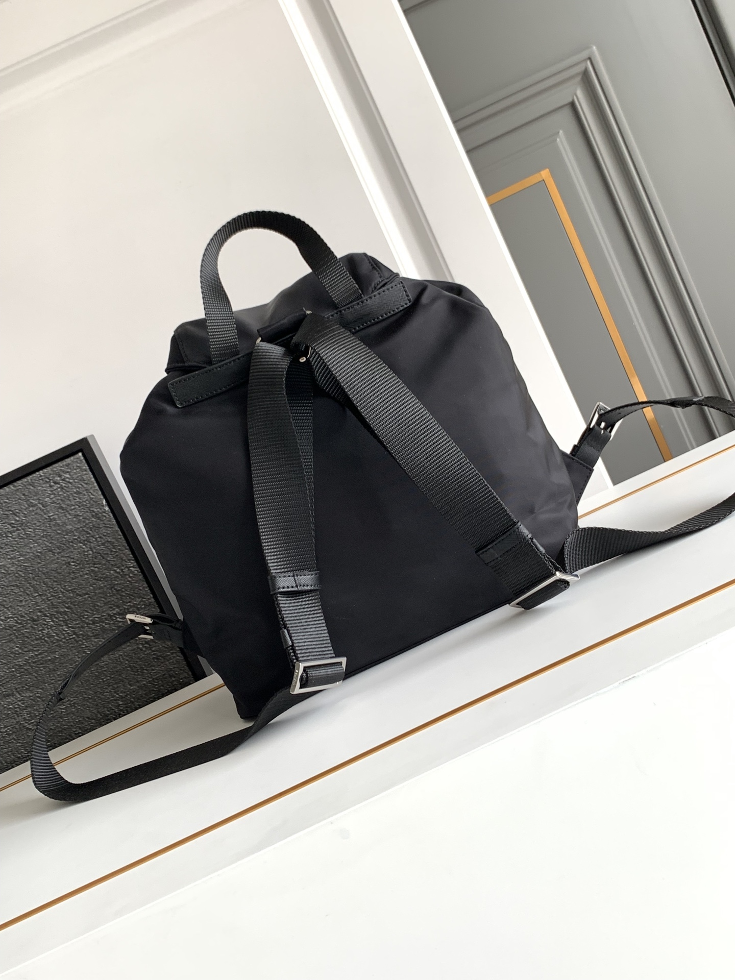 PRADA 1BZ811 ナイロン リュック 軽量 防水 大容量