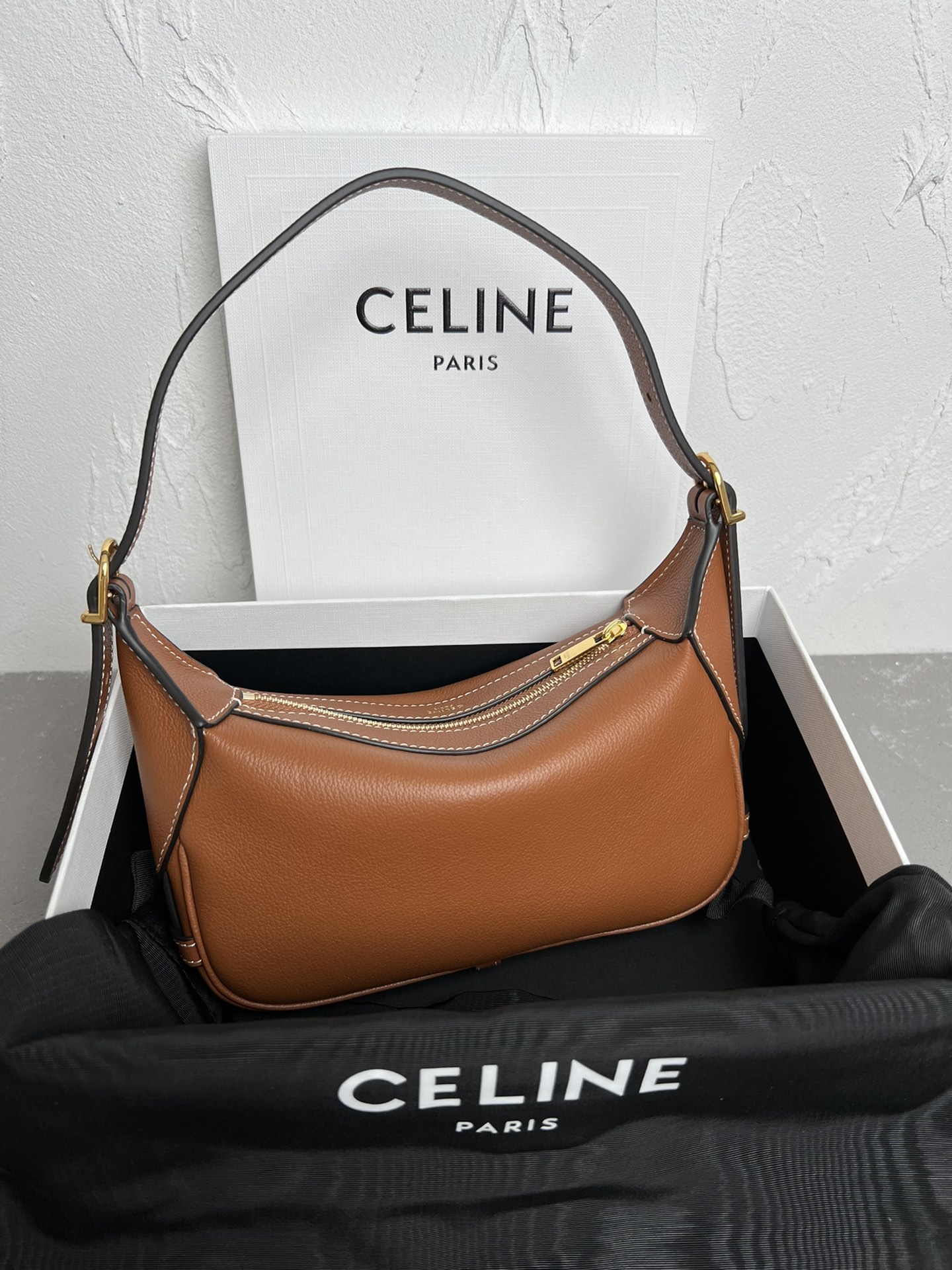 CELINE新品ROMY迷你柔软牛皮革MINIROMY实拍全新的MiniRomy真的太可爱!!小小一只但