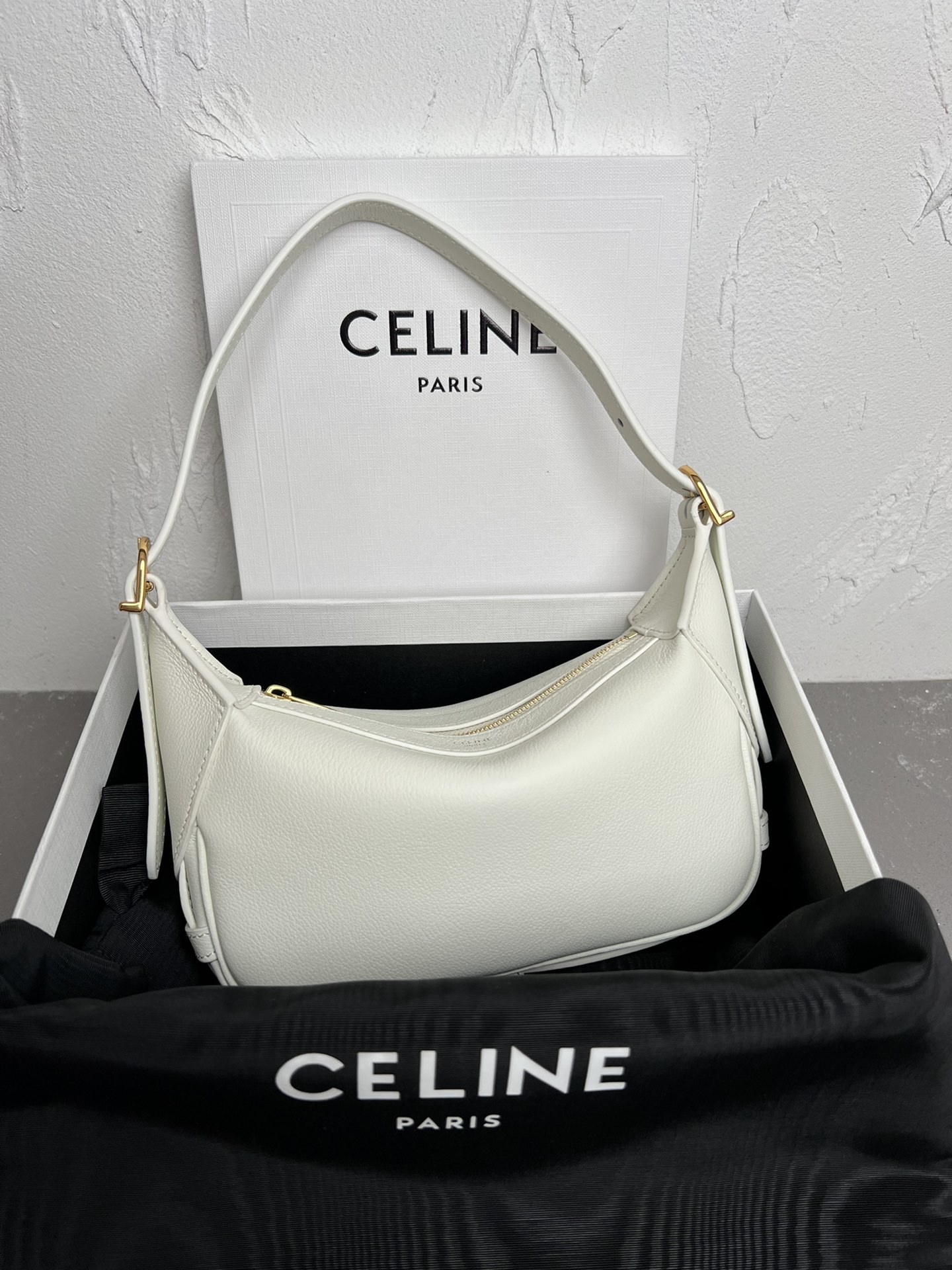 CELINE新品ROMY迷你柔软牛皮革MINIROMY实拍全新的MiniRomy真的太可爱!!小小一只但