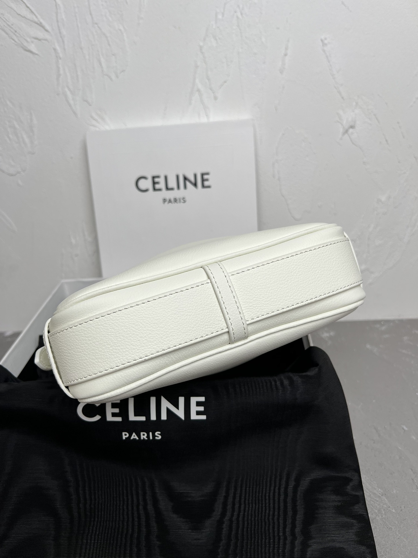 CELINE新品ROMY迷你柔软牛皮革MINIROMY实拍全新的MiniRomy真的太可爱!!小小一只但