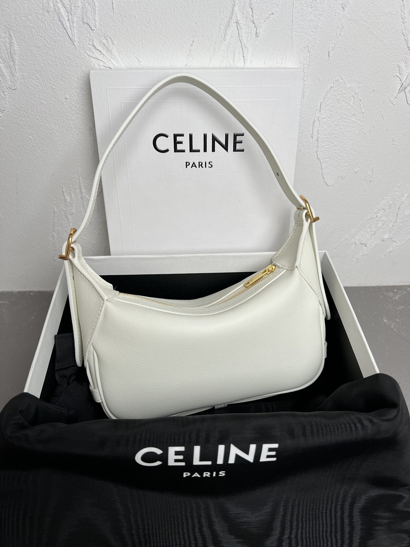 CELINE新品ROMY迷你柔软牛皮革MINIROMY实拍全新的MiniRomy真的太可爱!!小小一只但