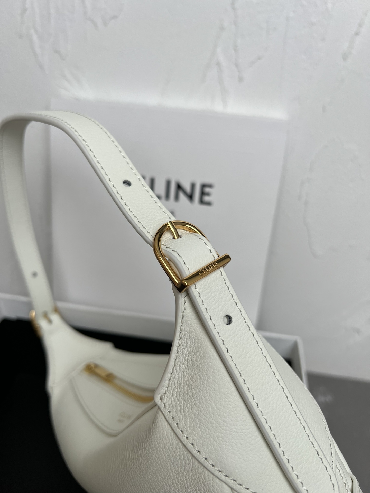 CELINE新品ROMY迷你柔软牛皮革MINIROMY实拍全新的MiniRomy真的太可爱!!小小一只但