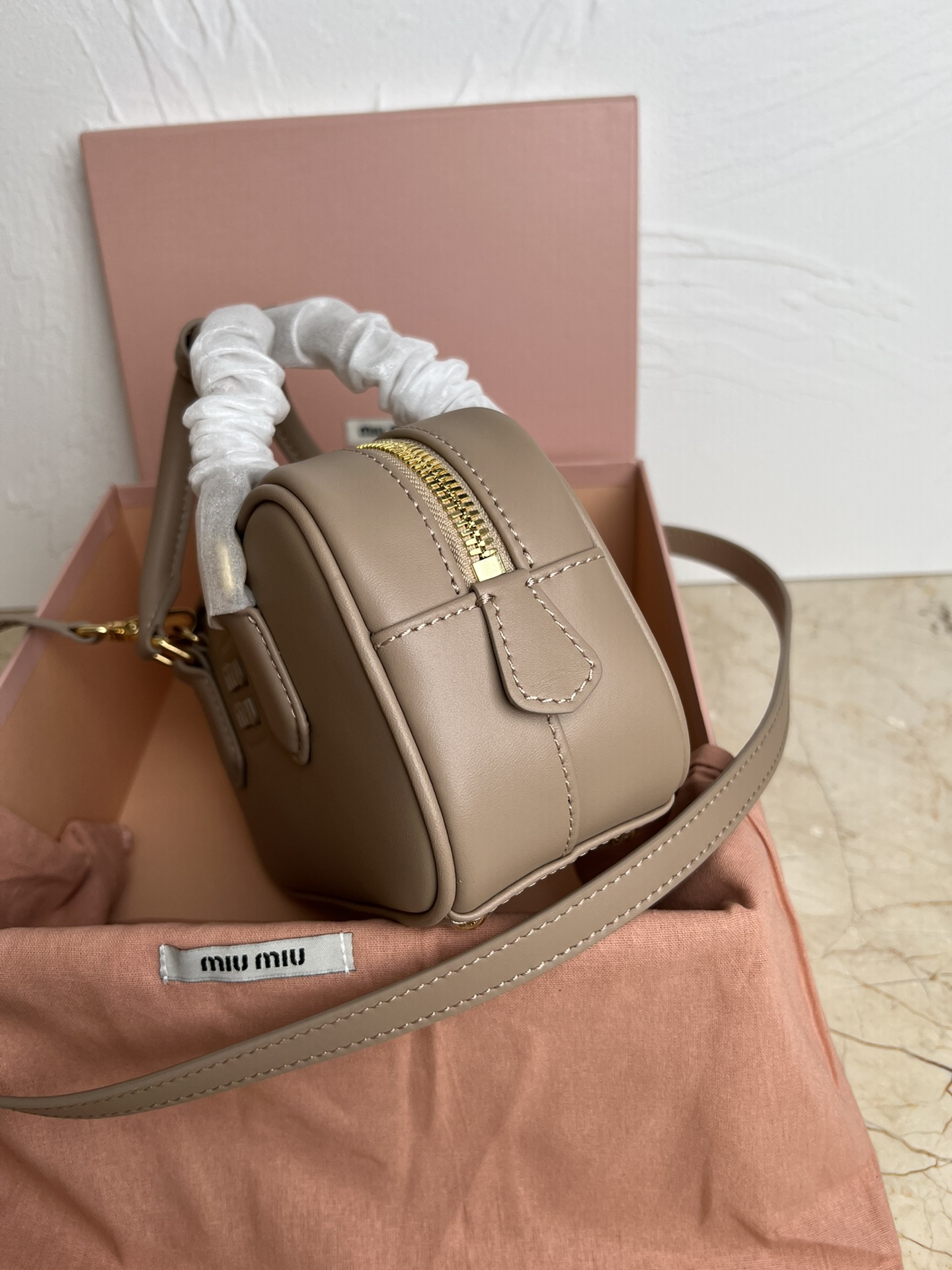 Miu Miu 5BB142 Mi家新款保龄球包包 进口小牛皮 Miu家独具风格Matelasse图案