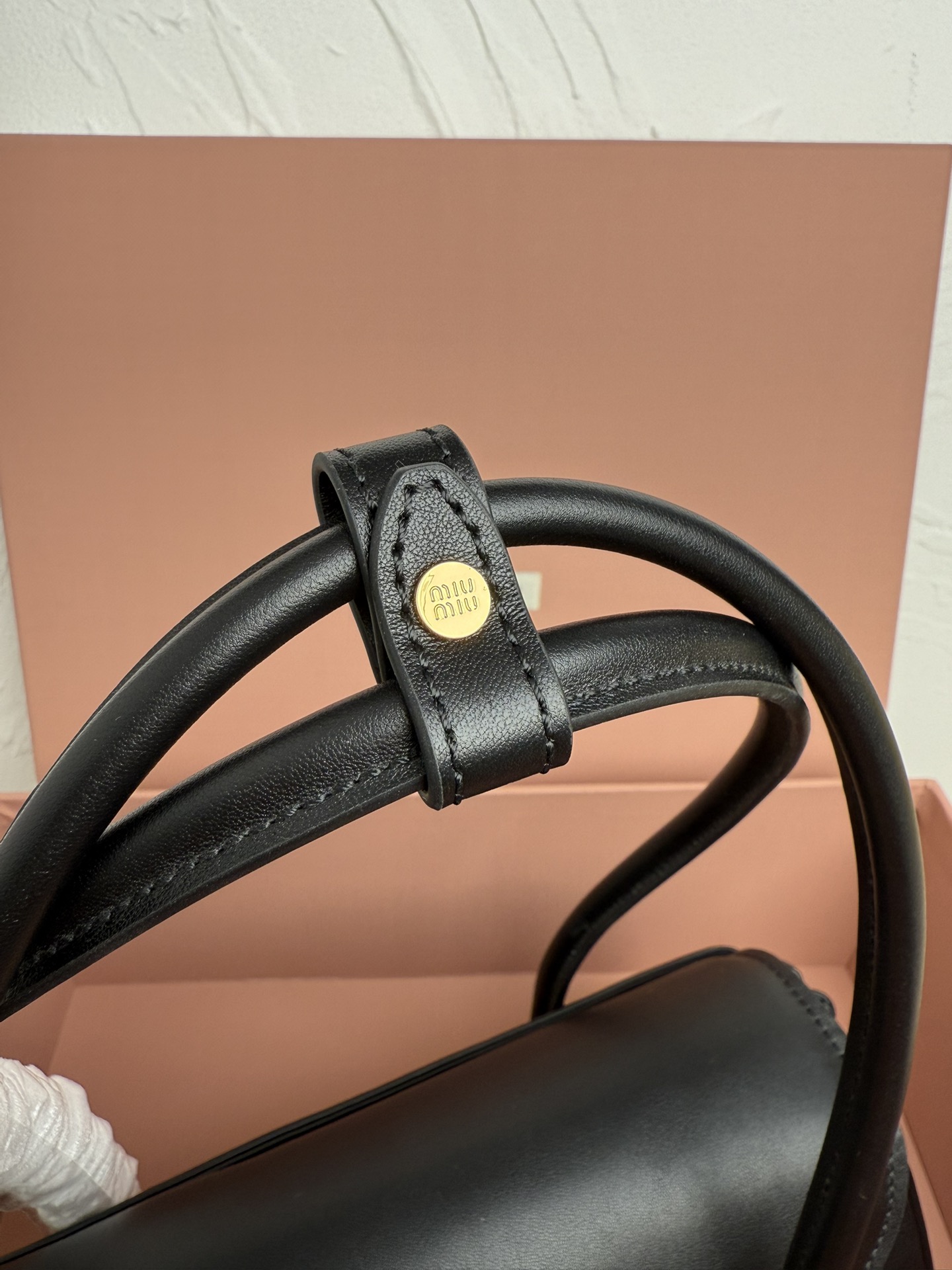 Miu Miu 5BD265 MIUMIU 24ss秋冬新款法棍包设计风格引领潮流新趋势
