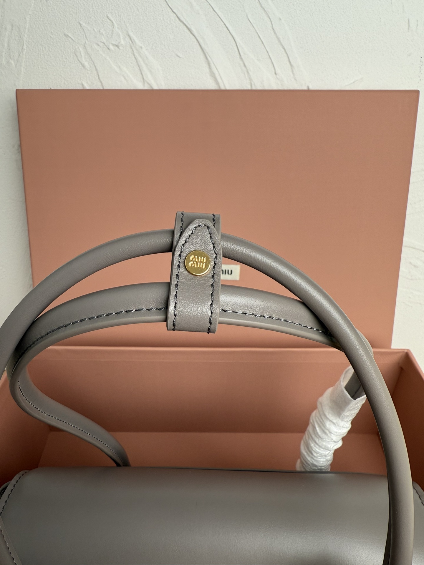 Miu Miu 5BD265 MIUMIU 24ss秋冬新款法棍包设计风格引领潮流新趋势
