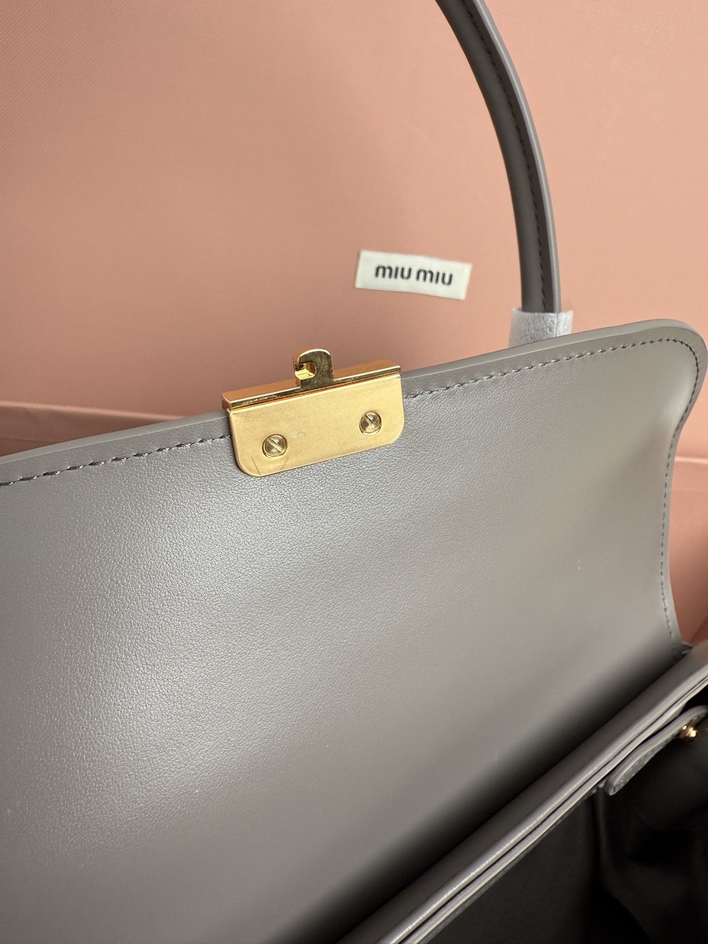 Miu Miu 5BD265 MIUMIU 24ss秋冬新款法棍包设计风格引领潮流新趋势