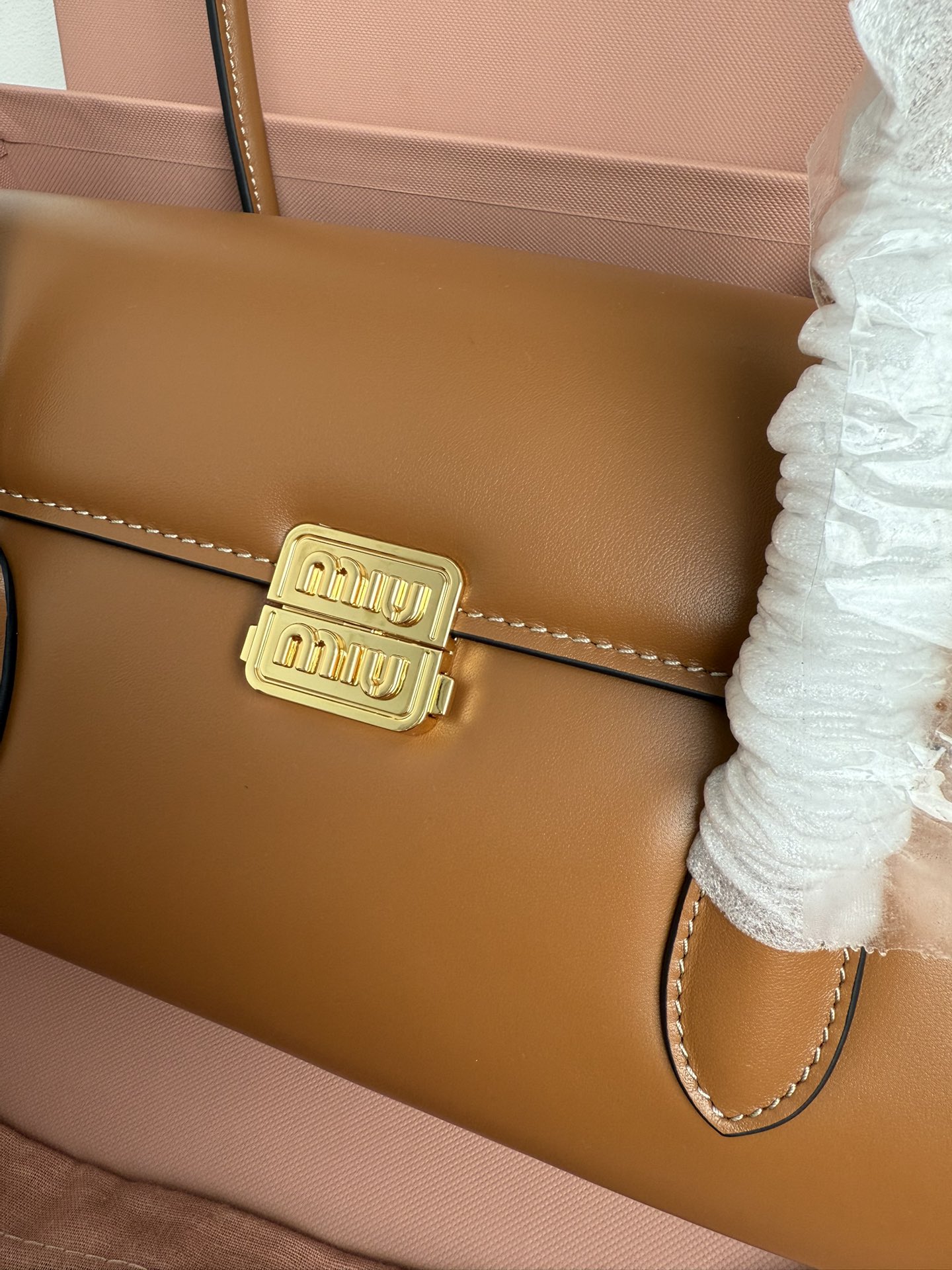 Miu Miu 5BD265 MIUMIU 24ss秋冬新款法棍包设计风格引领潮流新趋势