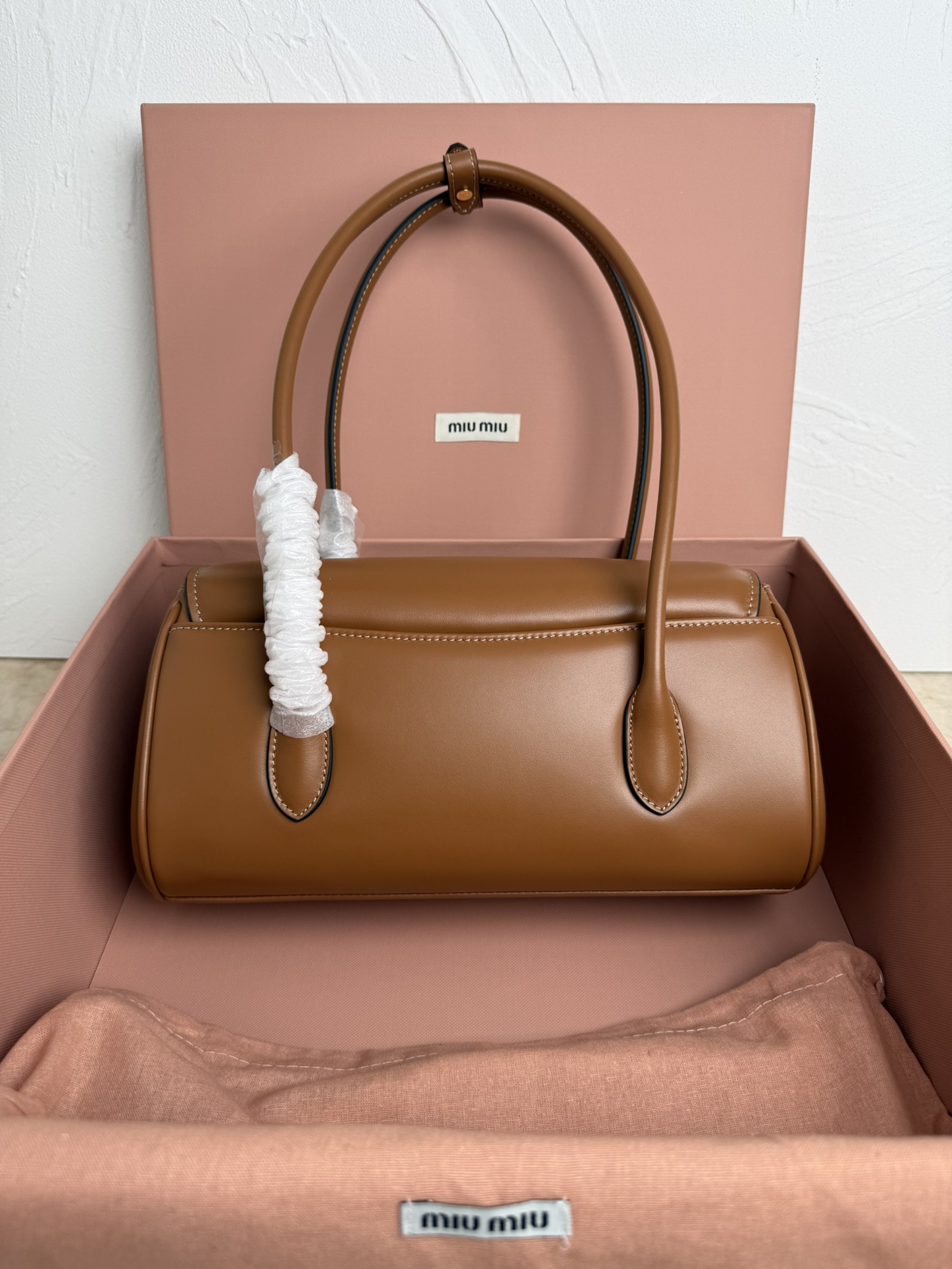 Miu Miu 5BD265 MIUMIU 24ss秋冬新款法棍包设计风格引领潮流新趋势