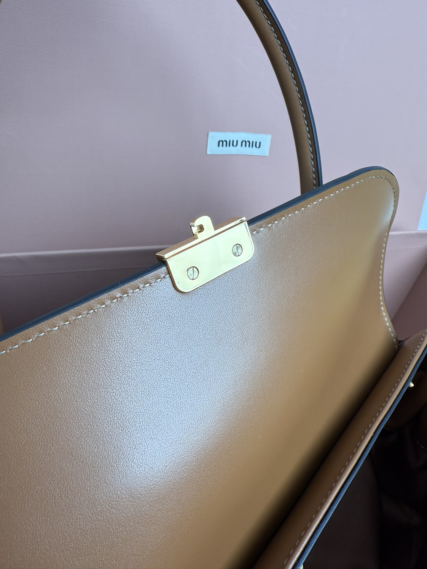 Miu Miu 5BD265 MIUMIU 24ss秋冬新款法棍包设计风格引领潮流新趋势