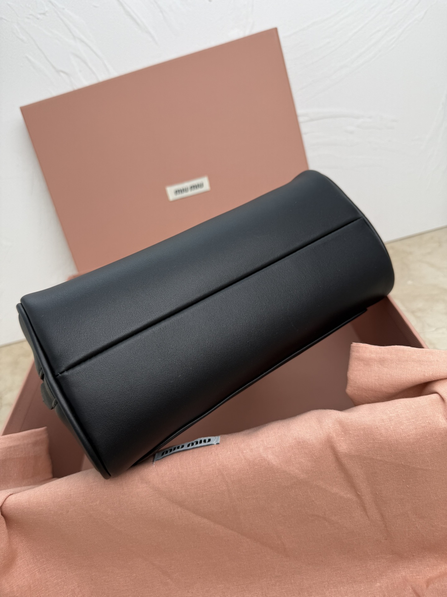 Miu Miu 5BB157 Miu家秀款饺子包 官网主推 今年绝对爆 款式 采用 进口小牛皮