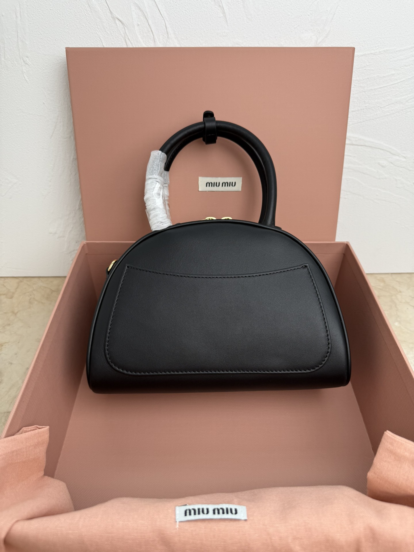 Miu Miu 5BB157 Miu家秀款饺子包 官网主推 今年绝对爆 款式 采用 进口小牛皮