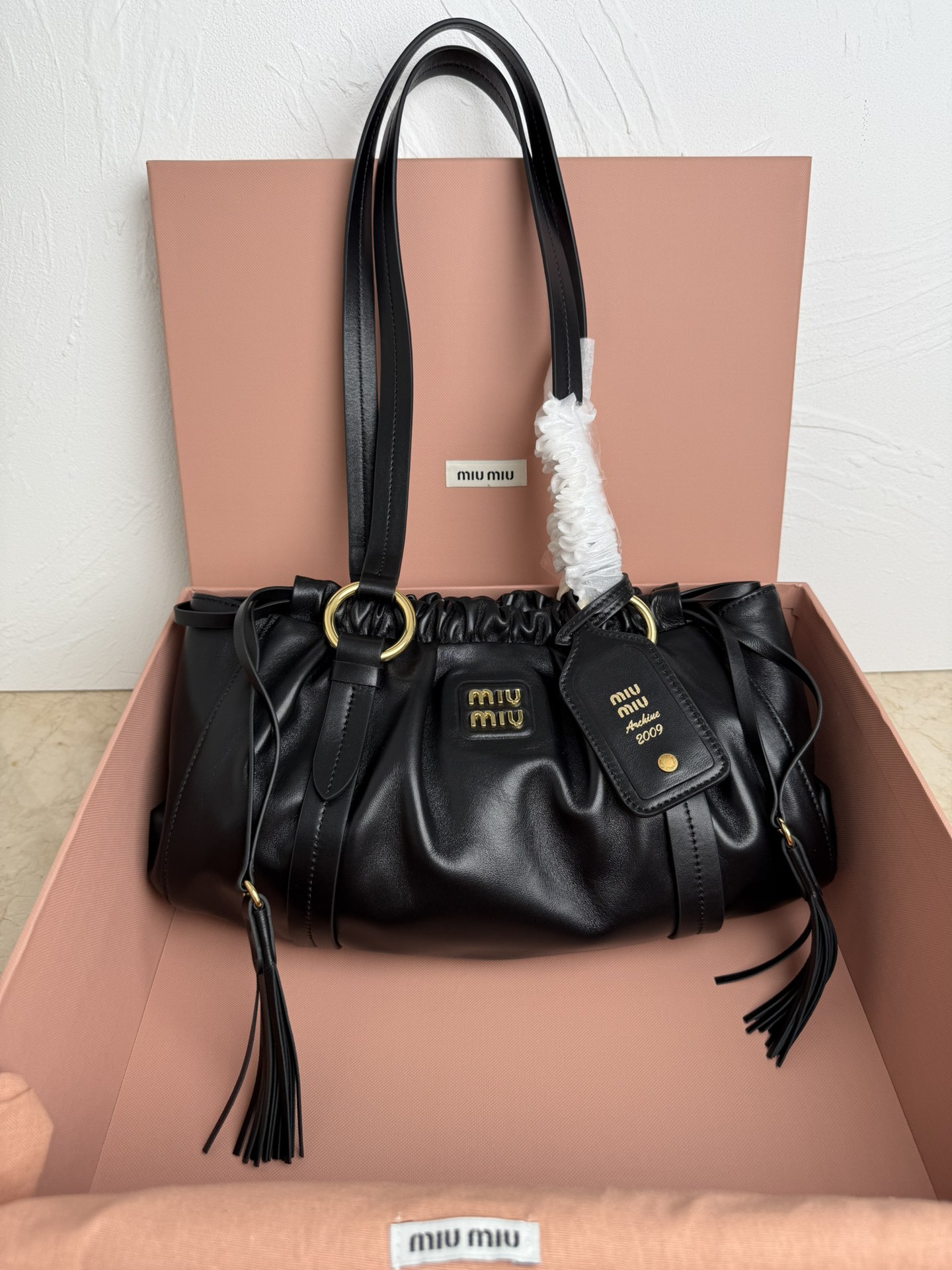 Prada 5BG306miu中古腋下饺子包 全新植柔羊皮满满 怀旧风情 搭配钢质做|日金属五金配件