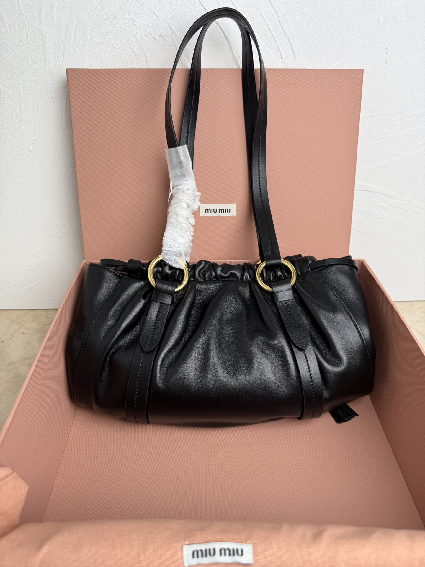 Prada 5BG306miu中古腋下饺子包 全新植柔羊皮满满 怀旧风情 搭配钢质做|日金属五金配件