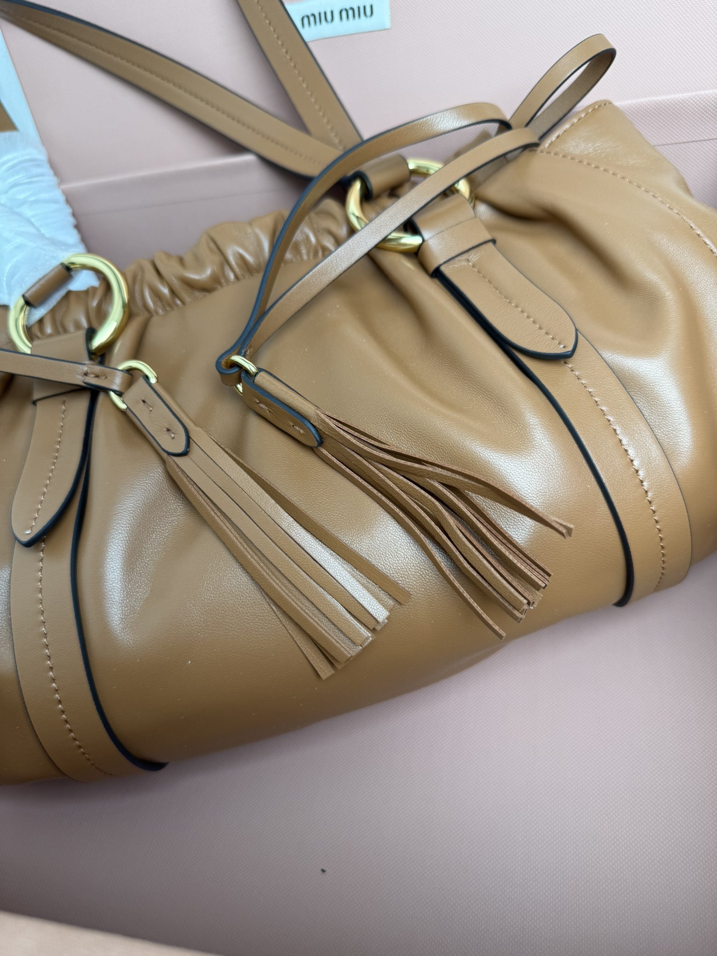 Prada 5BG306miu中古腋下饺子包 全新植柔羊皮满满 怀旧风情 搭配钢质做|日金属五金配件