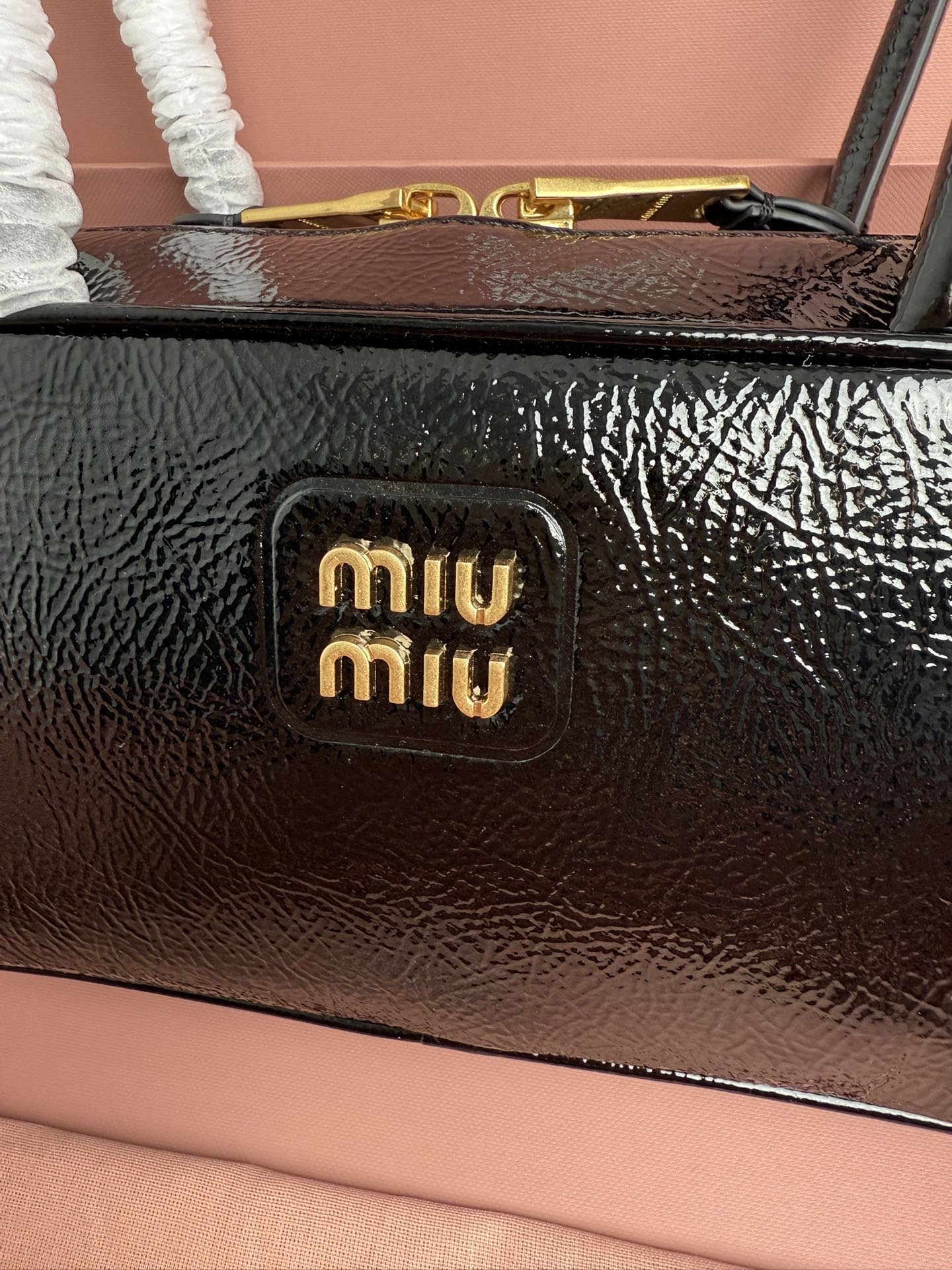 Prada 5BB173：Miu新品保龄球 重手工制作 采用全新油蜡漆皮材质 独特的冰裂纹理皮面