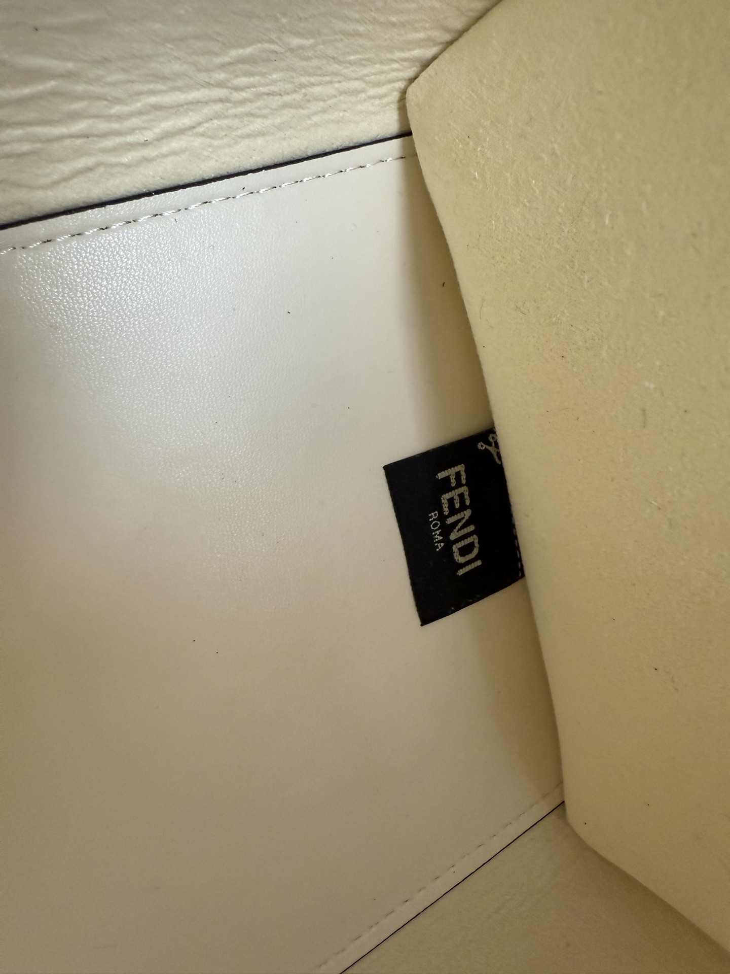 Fendi 中号阳光购物手提袋Sunshine中号棕色皮革手提袋