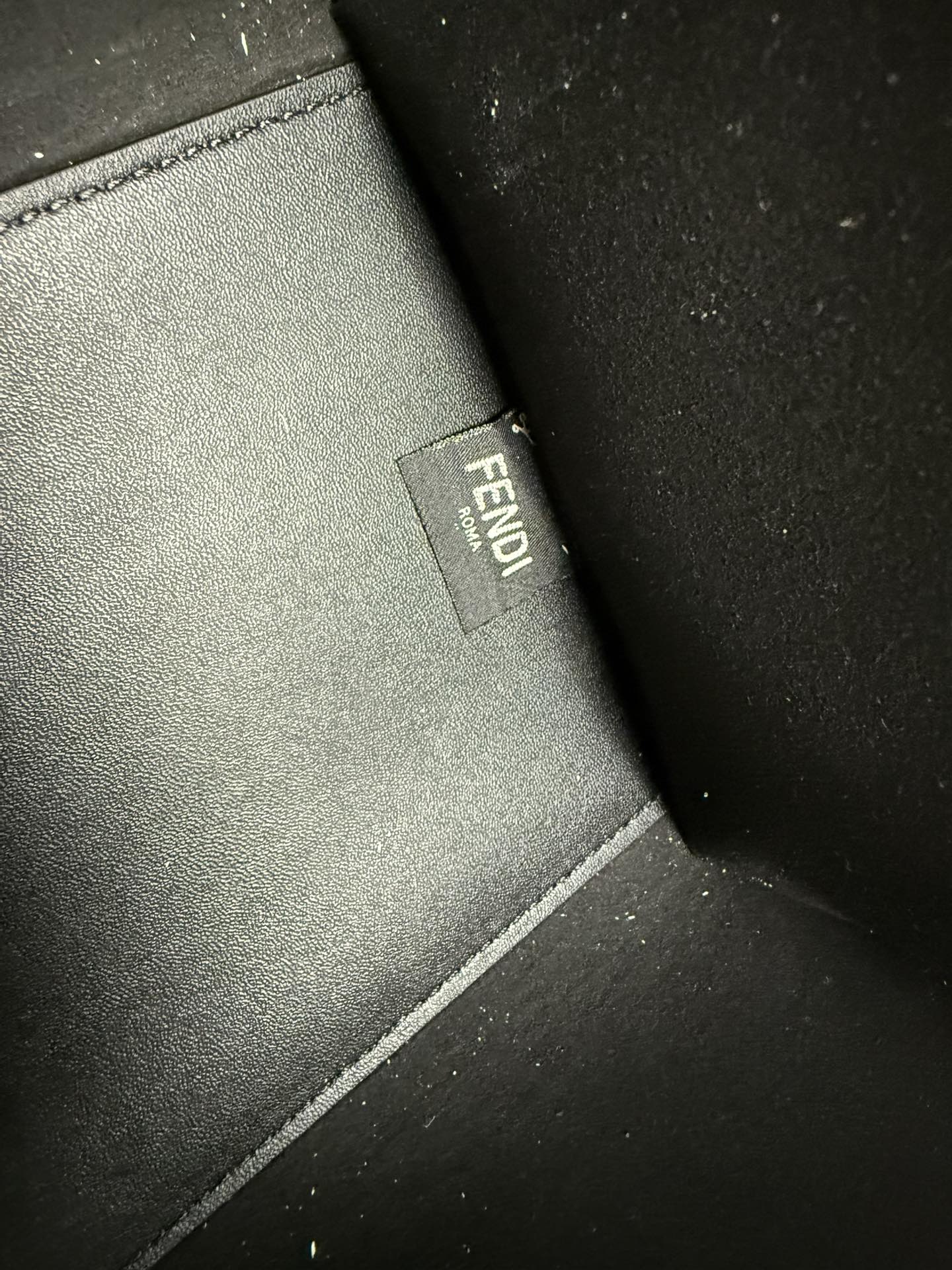 Fendi 中号阳光购物手提袋Sunshine中号棕色皮革手提袋