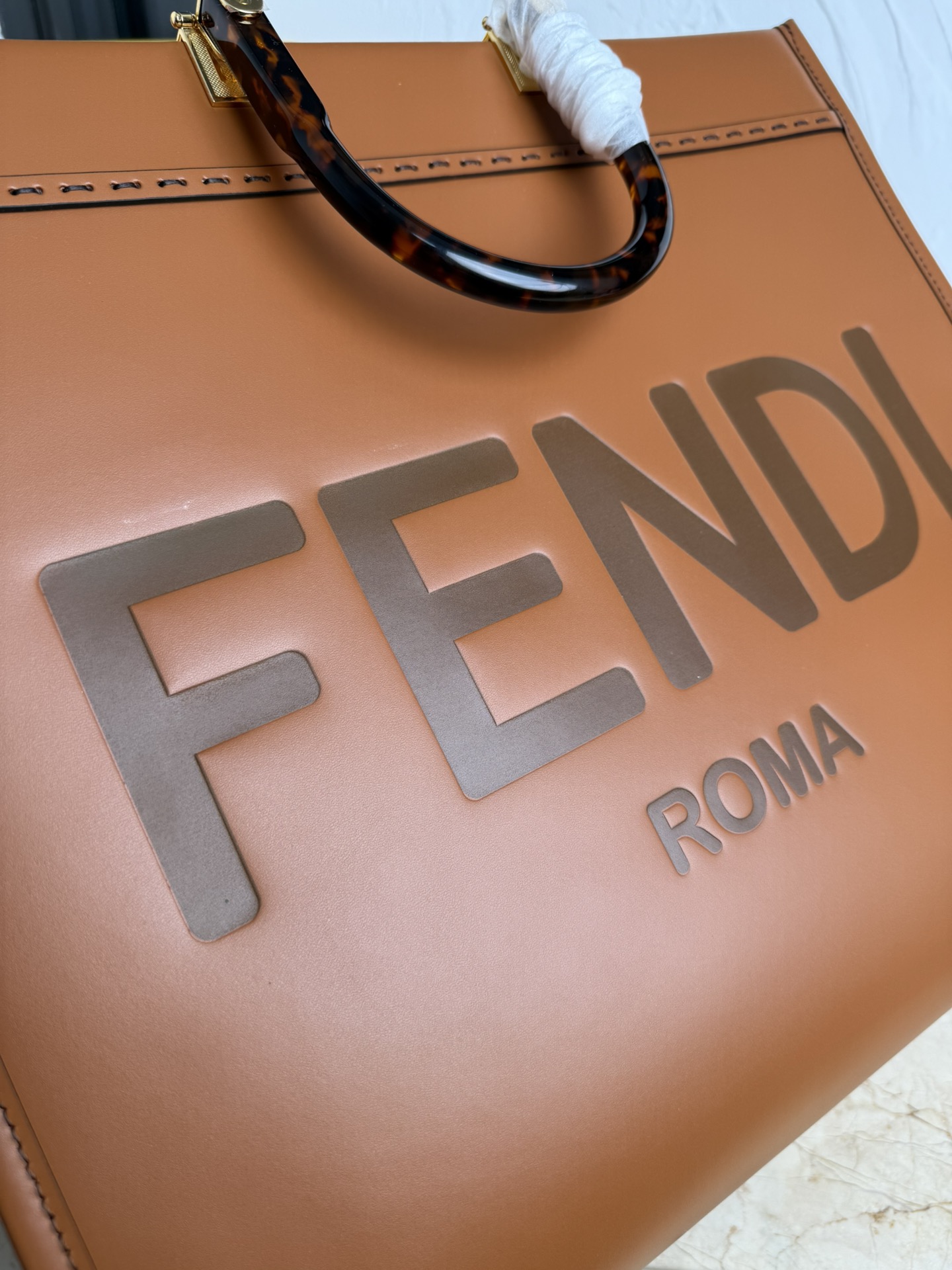 Fendi 大号TOTE 托特包“阳光手提袋”