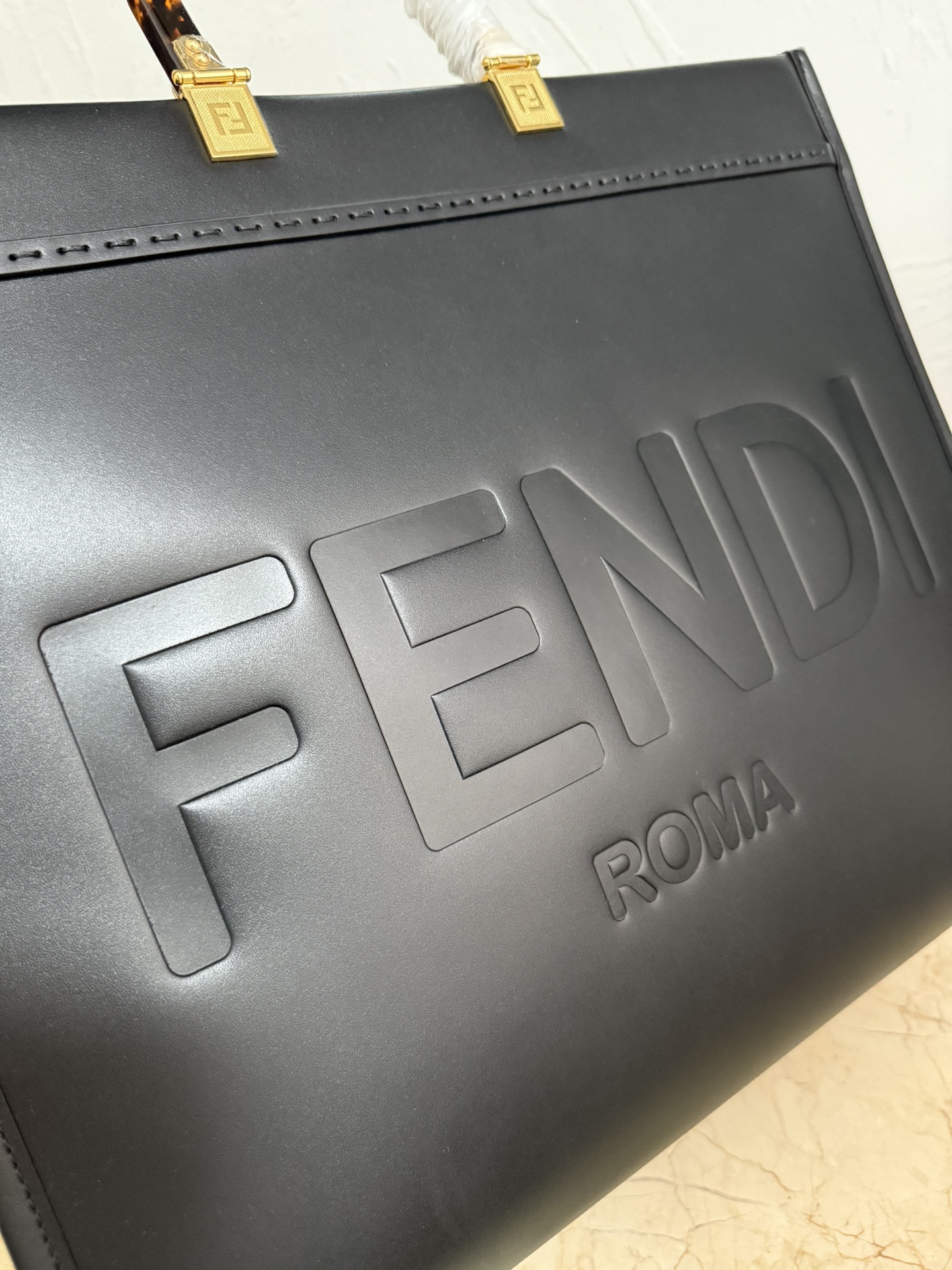 Fendi 大号TOTE 托特包“阳光手提袋”