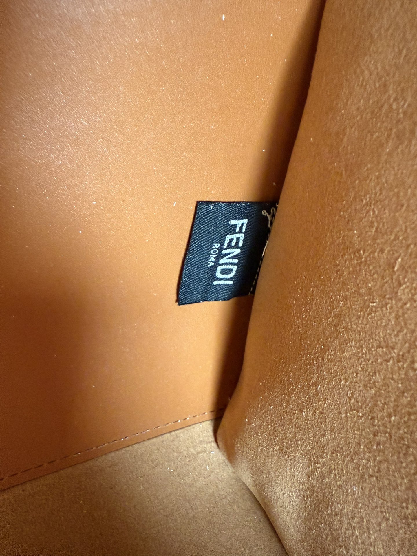 Fendi 中号阳光购物手提袋Sunshine中号棕色皮革手提袋