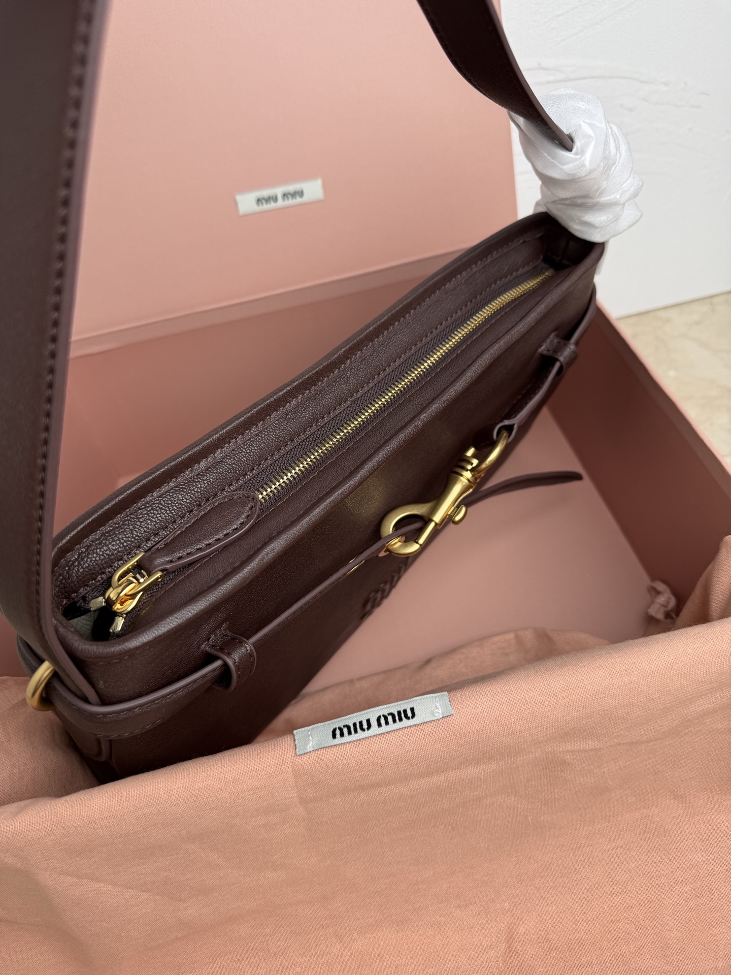 Prada 新品新品 腋下中古包 采用全新柔脂羊皮